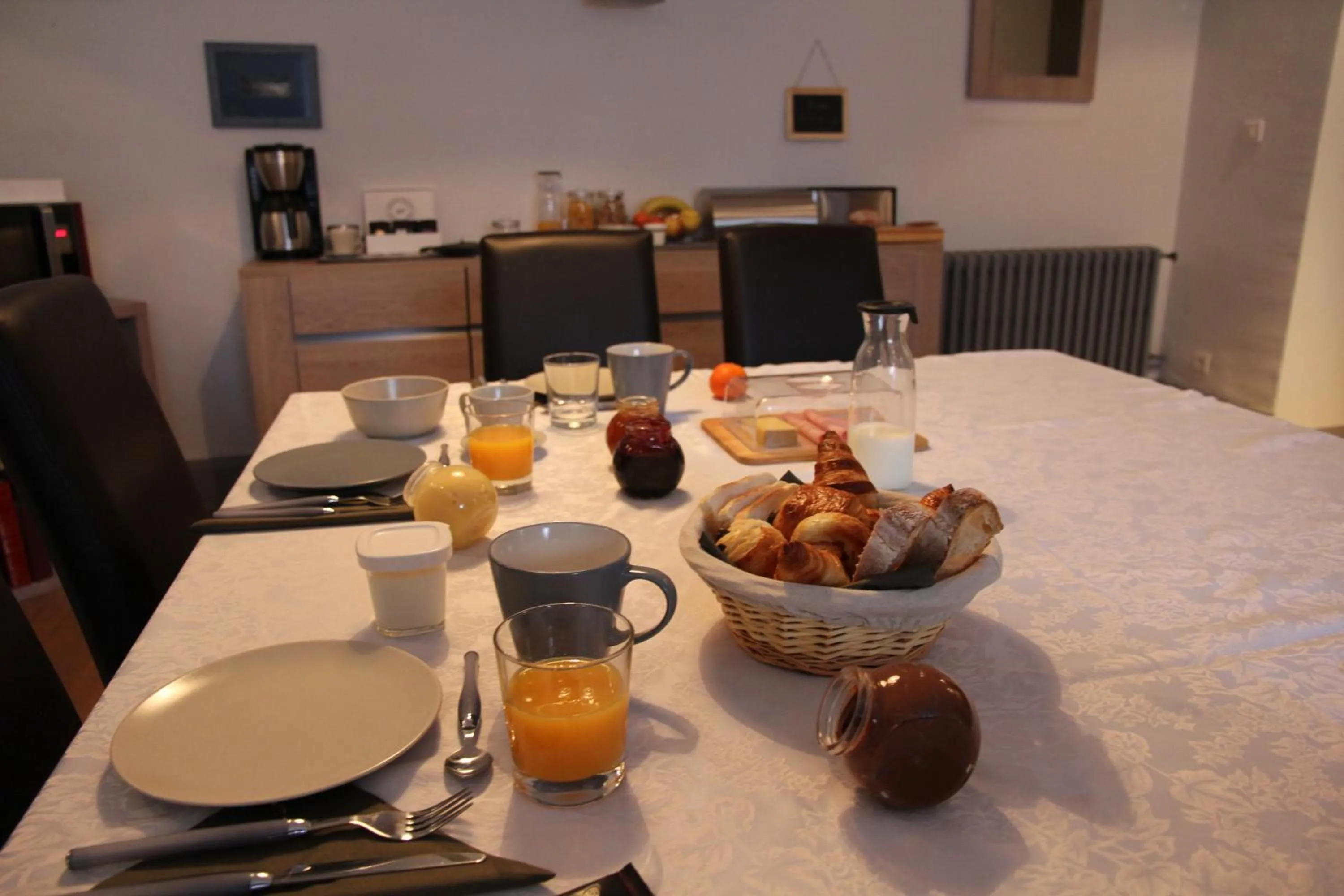 Breakfast in La Grange des Griottiers