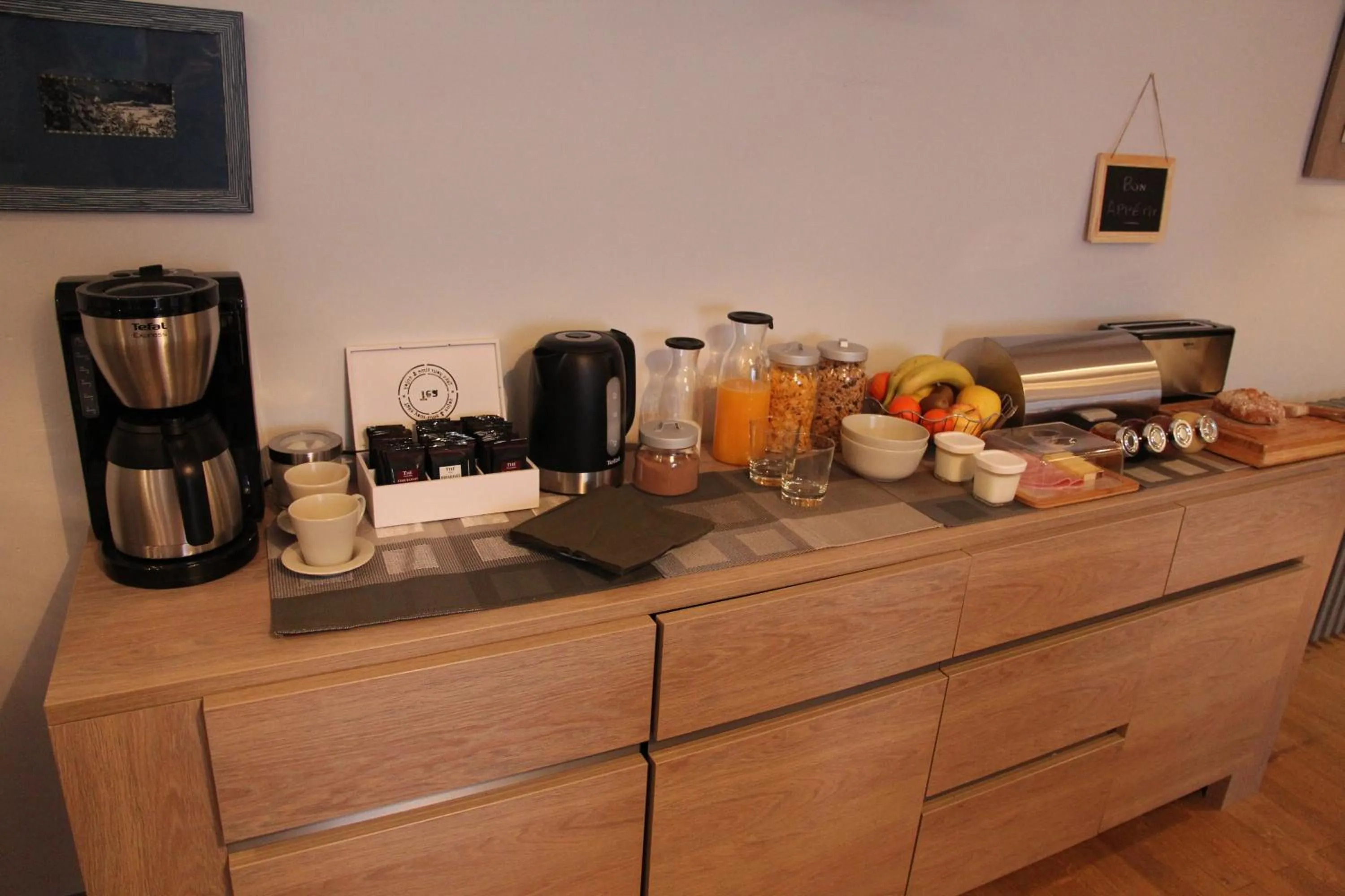 Buffet breakfast in La Grange des Griottiers