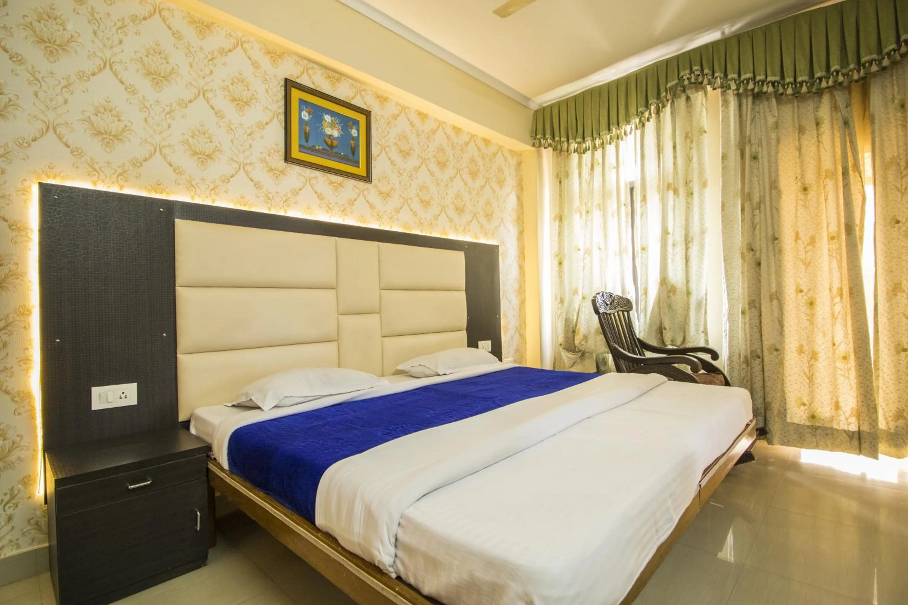 Bed in WOW STAYZ2 Hotel Jahanvi Dale