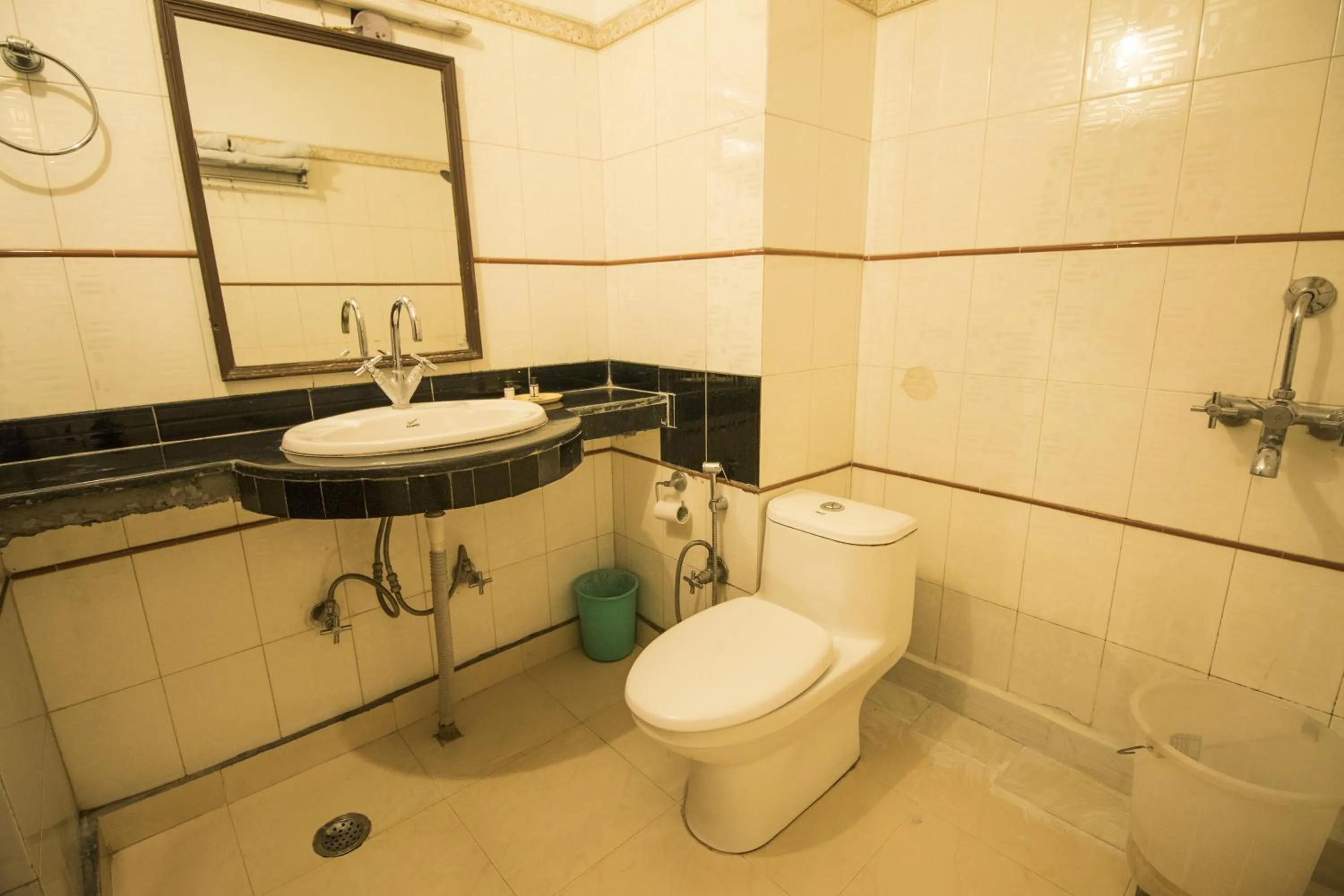 Bathroom in WOW STAYZ2 Hotel Jahanvi Dale