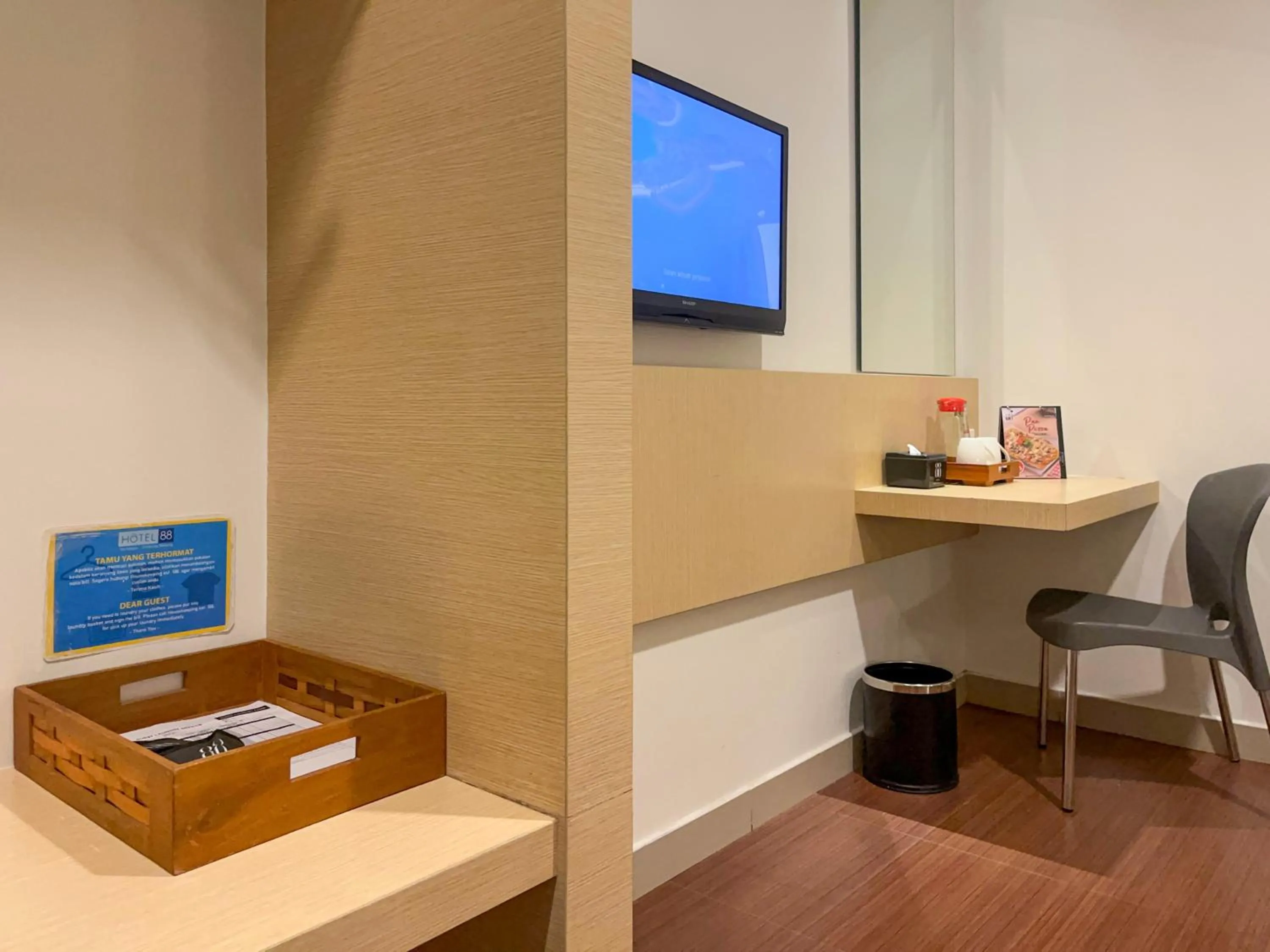 Hotel 88 Embong Malang Tunjungan Surabaya by WH - Breakfast with The Best View on The Highest Floor and Strategic Location in The City Center