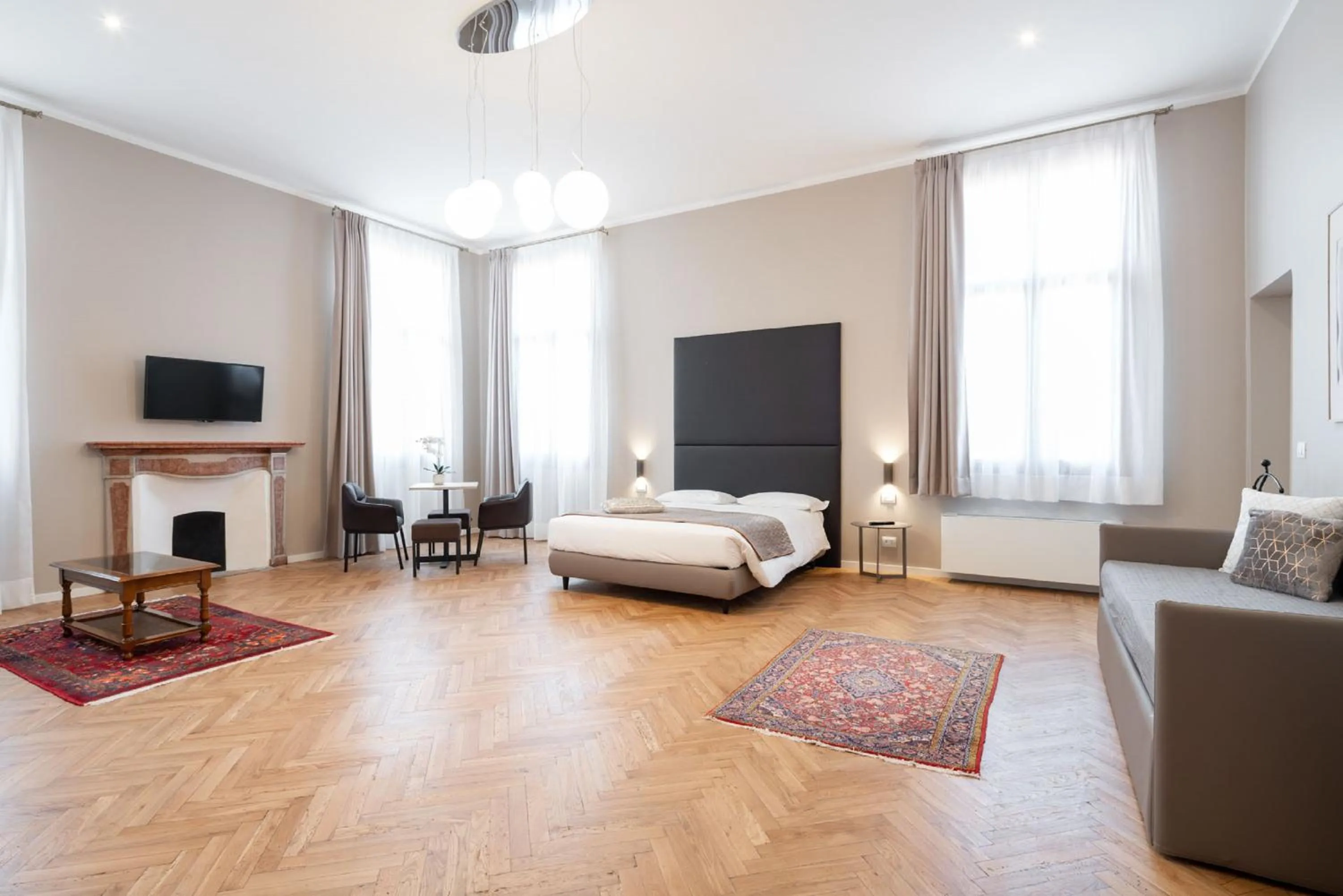 Photo of the whole room, Bed in Hotel Palazzo Martinelli Dolfin