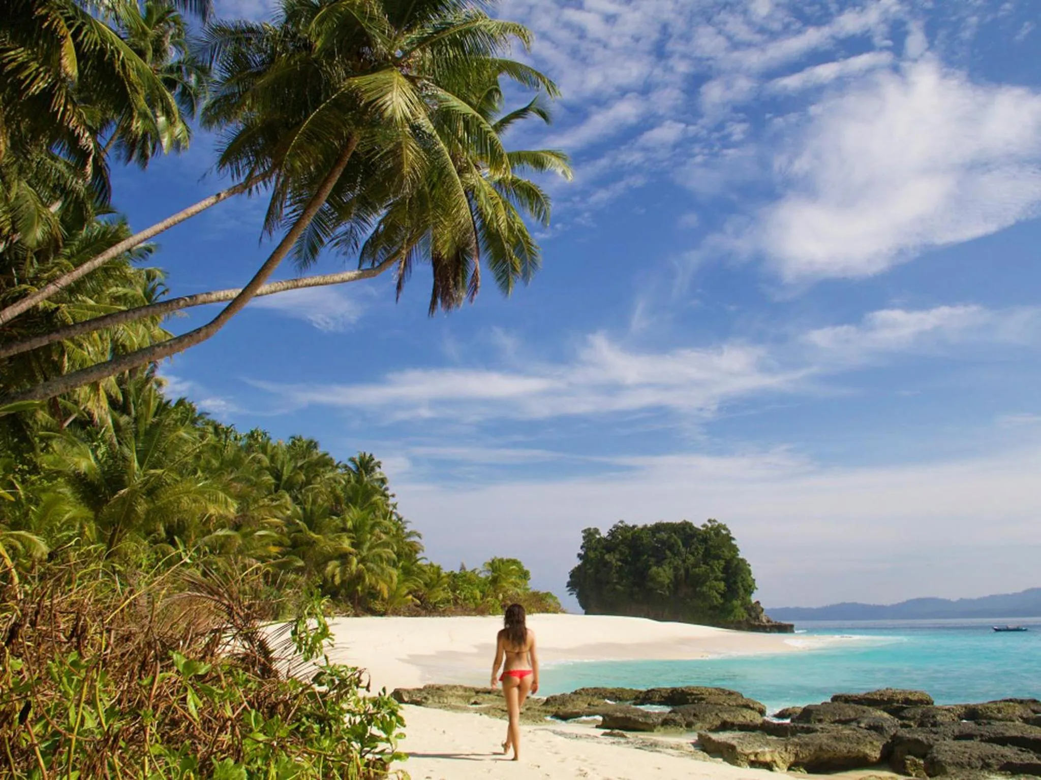 Beach in Simeulue Surflodges