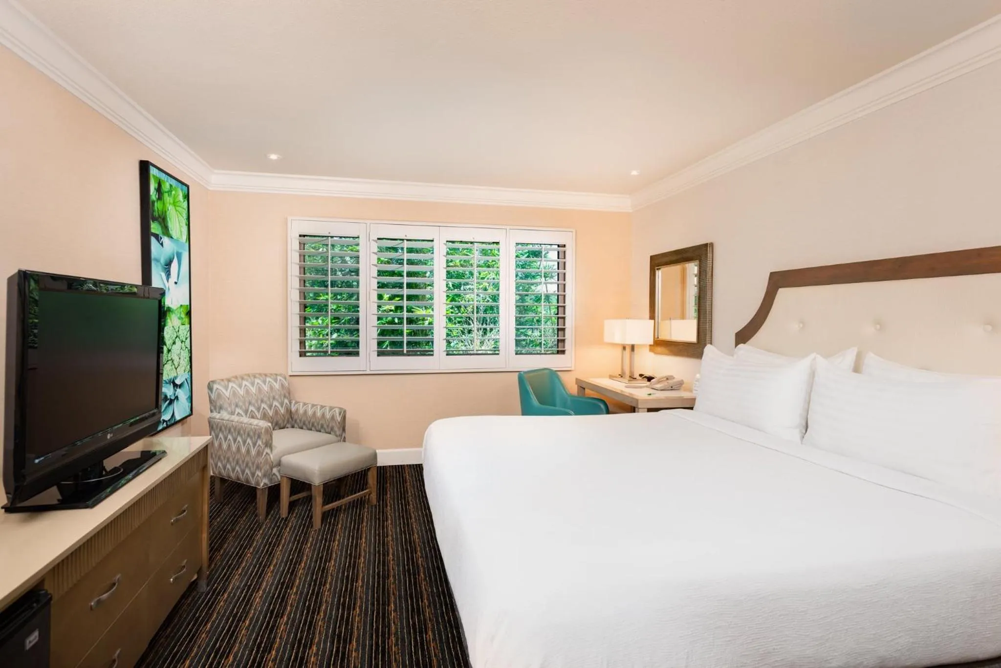 Photo of the whole room, Bed in DoubleTree by Hilton San Diego Bayside