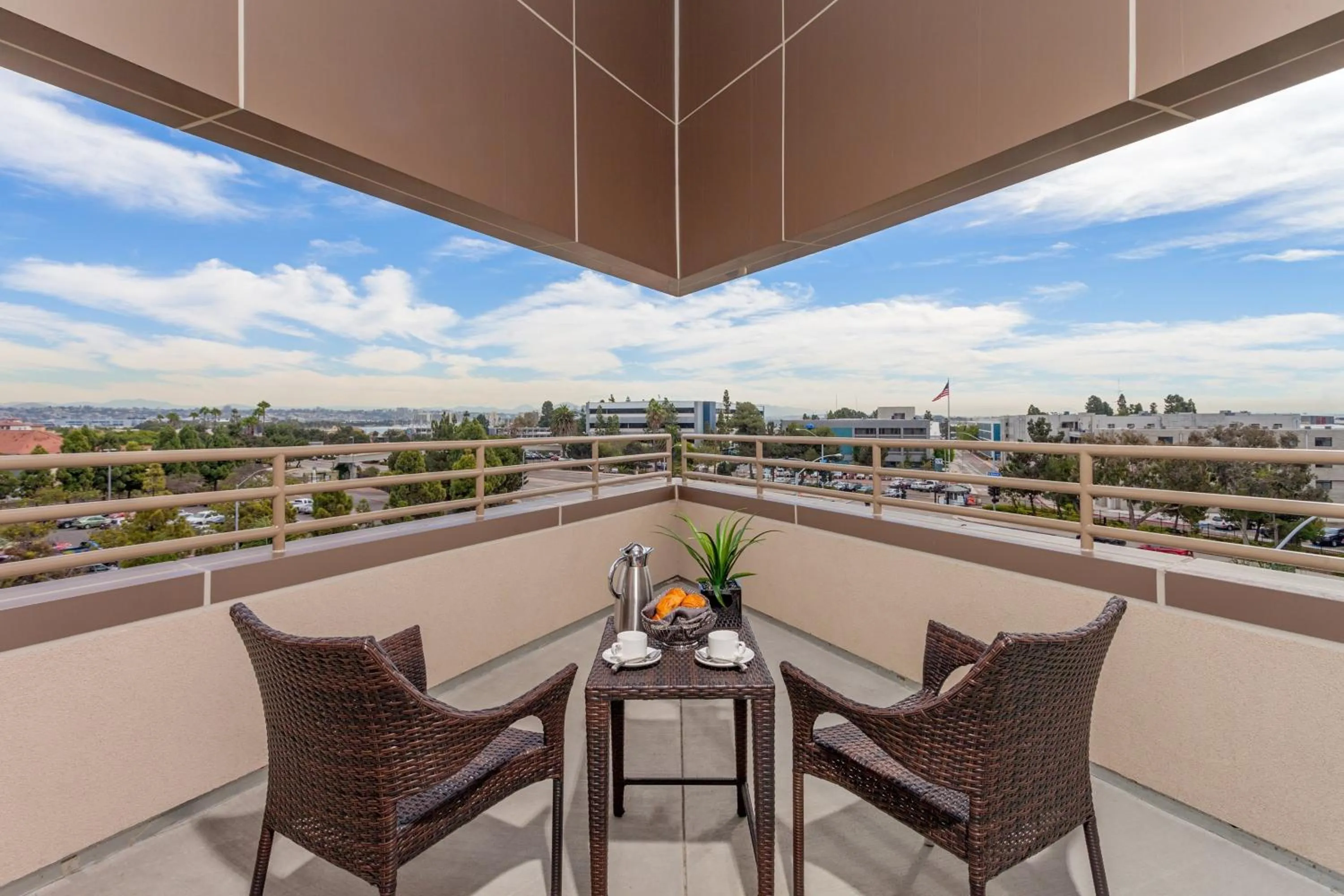 Bedroom in DoubleTree by Hilton San Diego Bayside