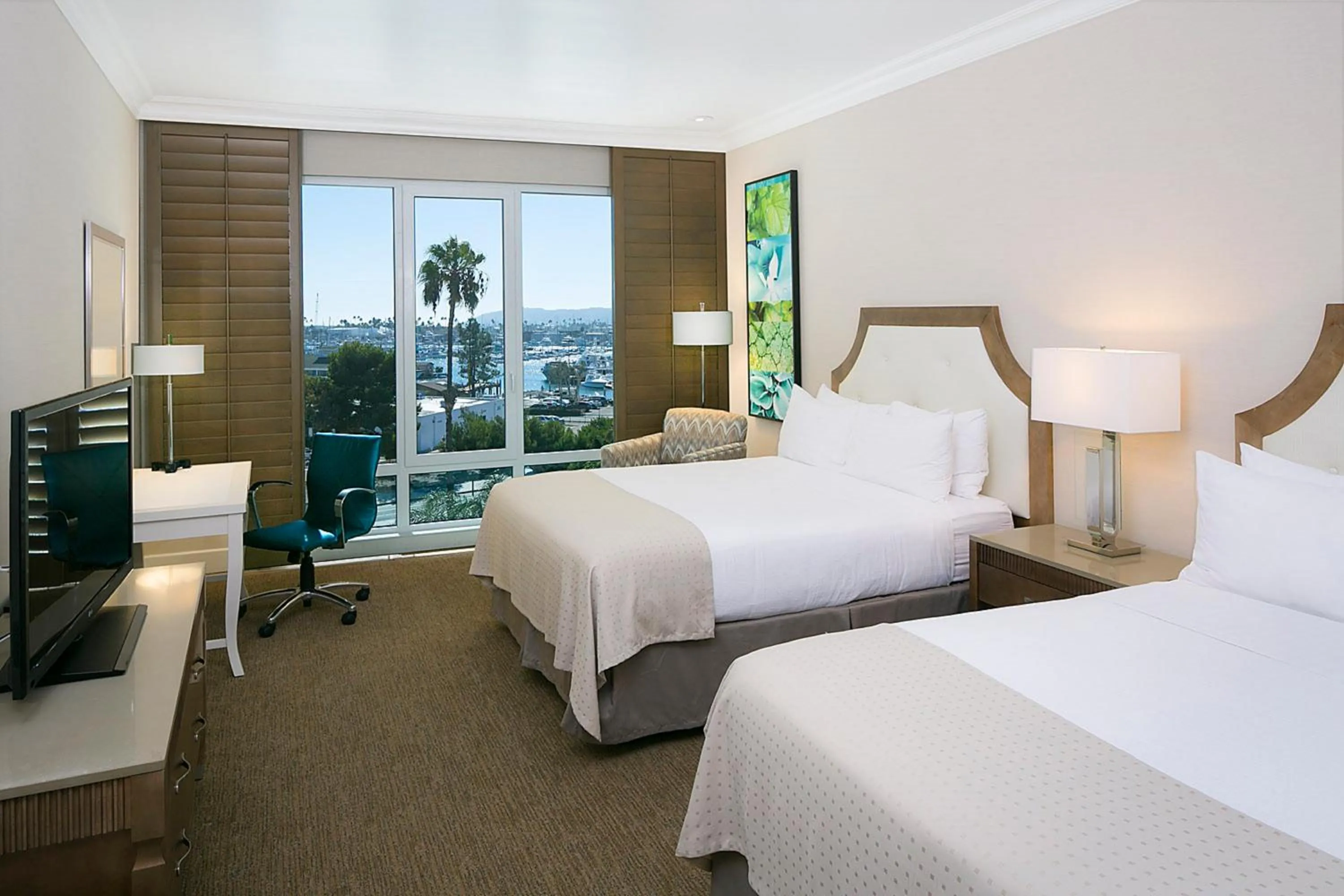 Photo of the whole room, Bed in DoubleTree by Hilton San Diego Bayside