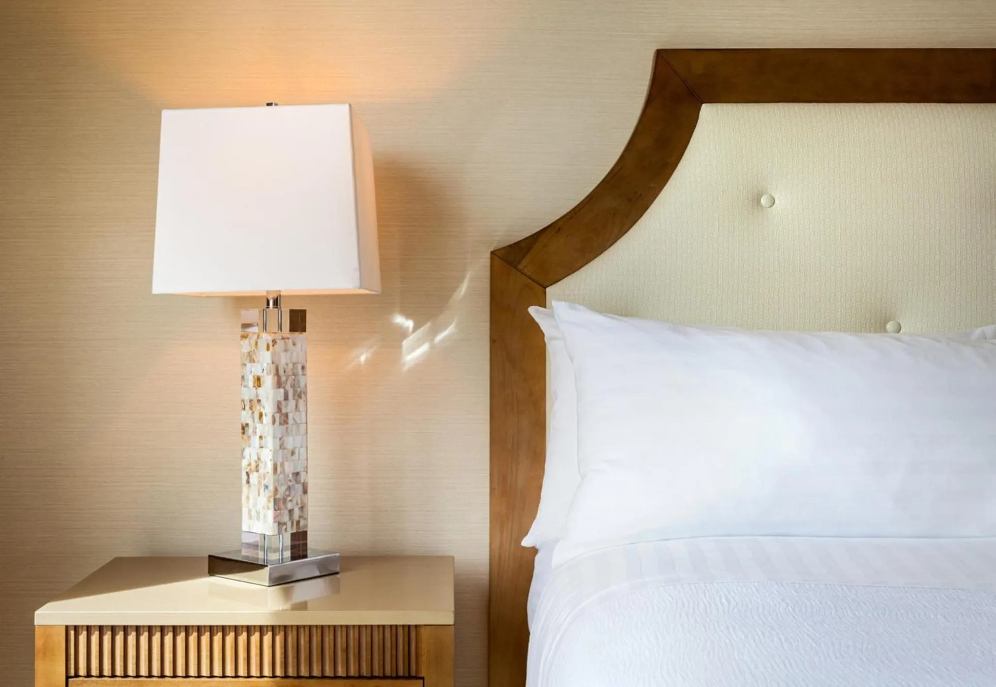 Bed in DoubleTree by Hilton San Diego Bayside