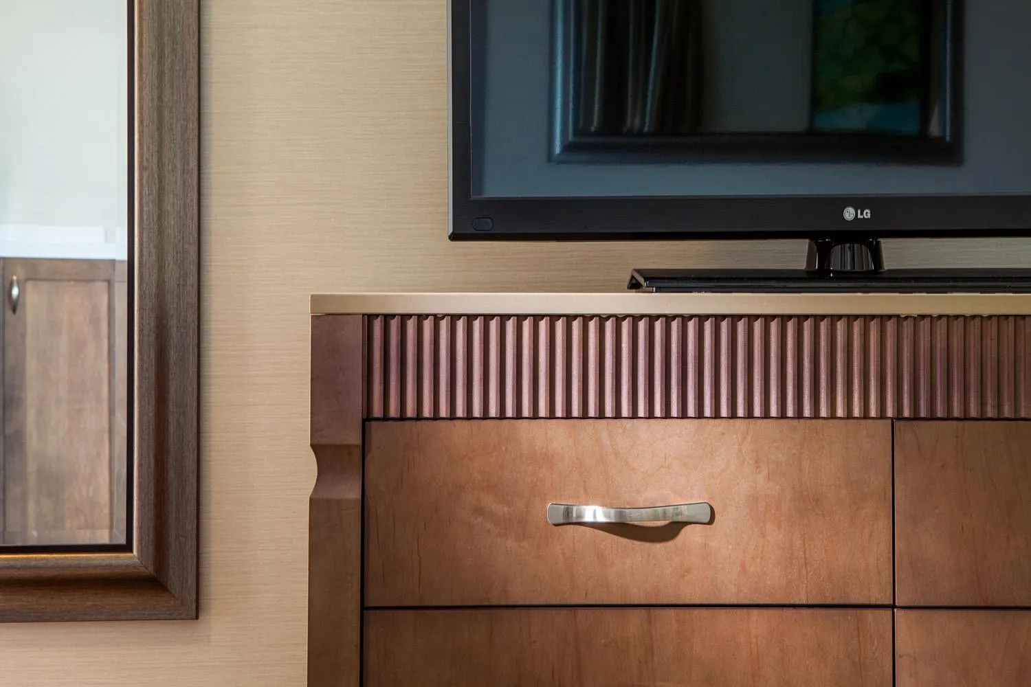 TV and multimedia in DoubleTree by Hilton San Diego Bayside