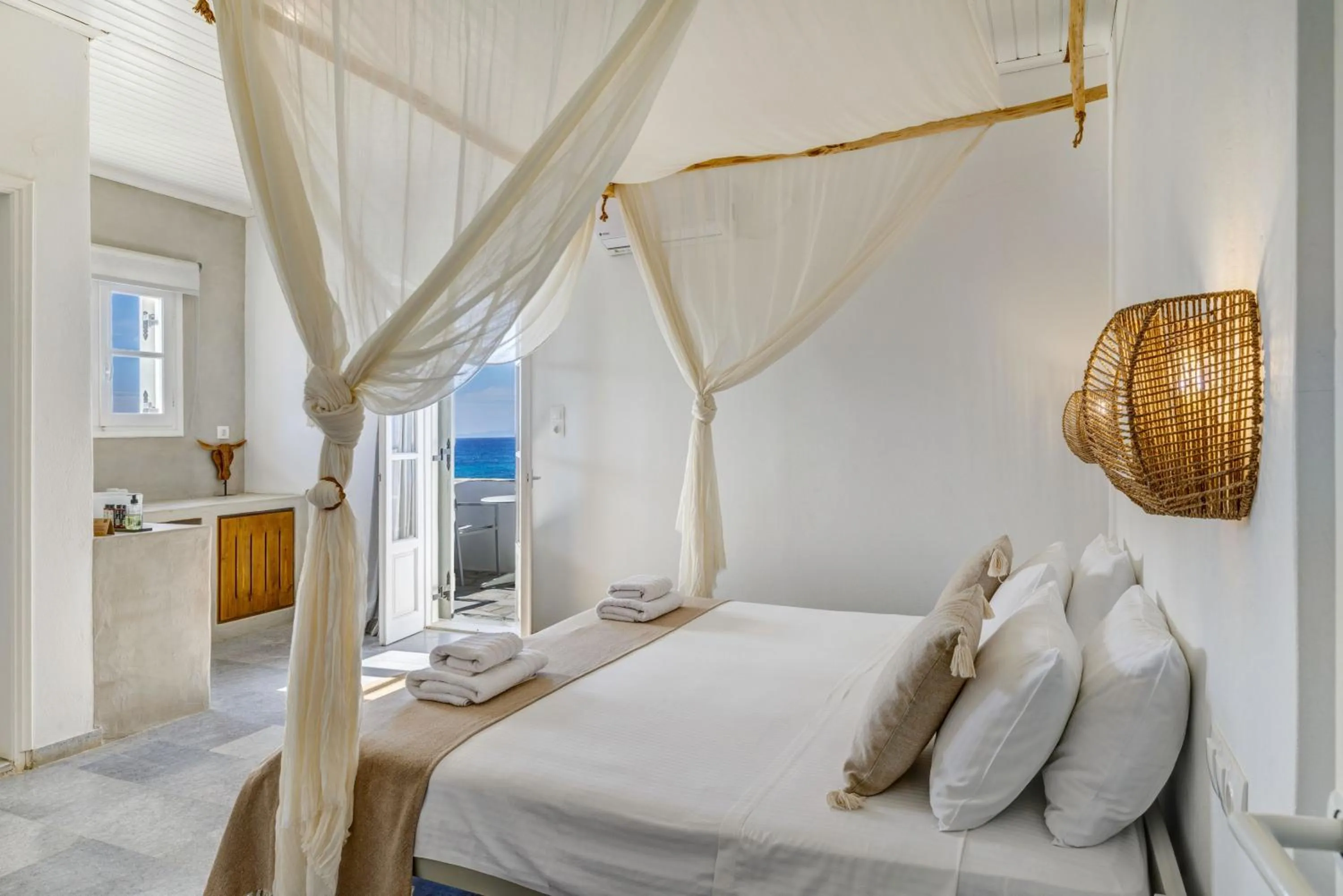 Bed in Thalassa Naxos