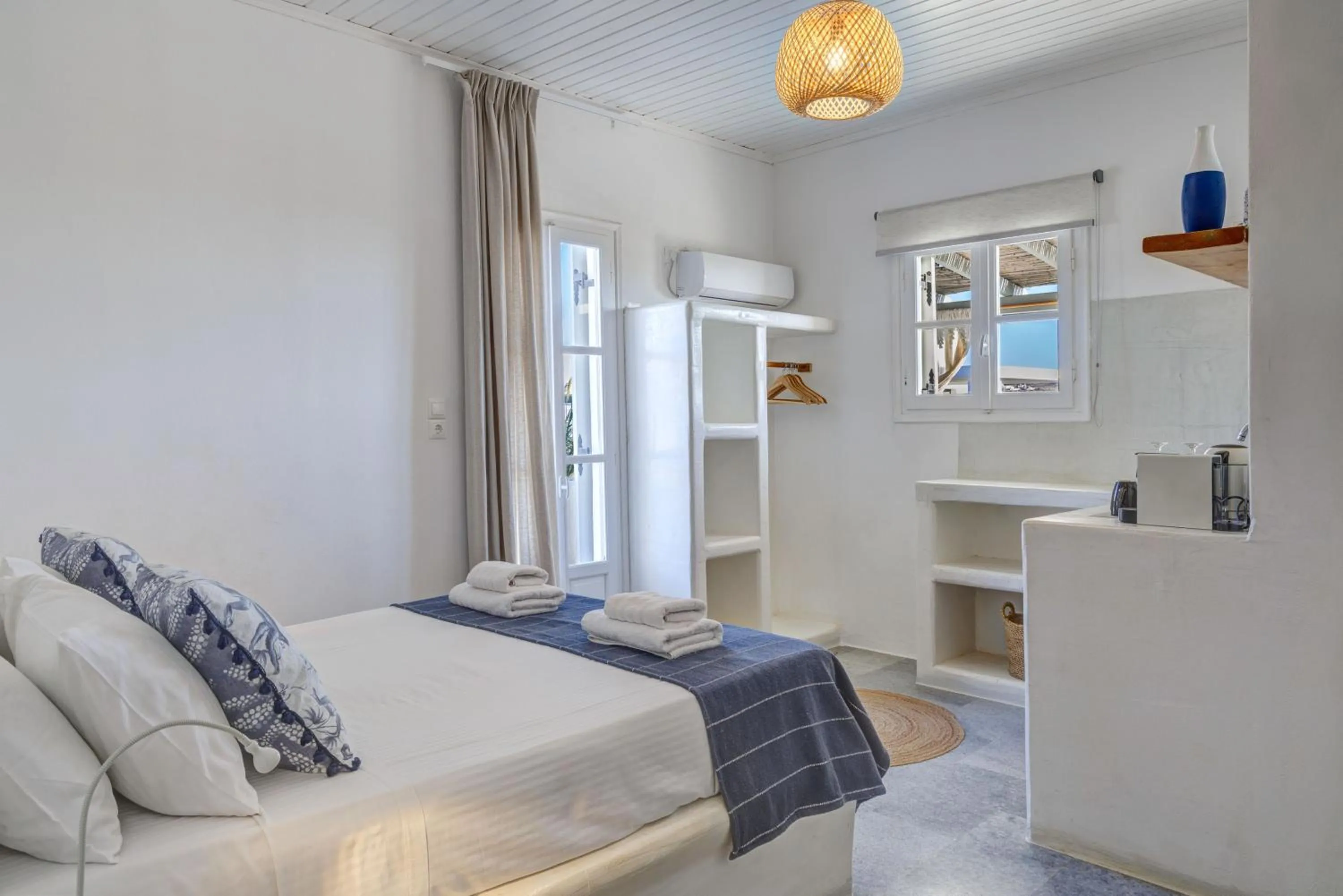 Bed in Thalassa Naxos