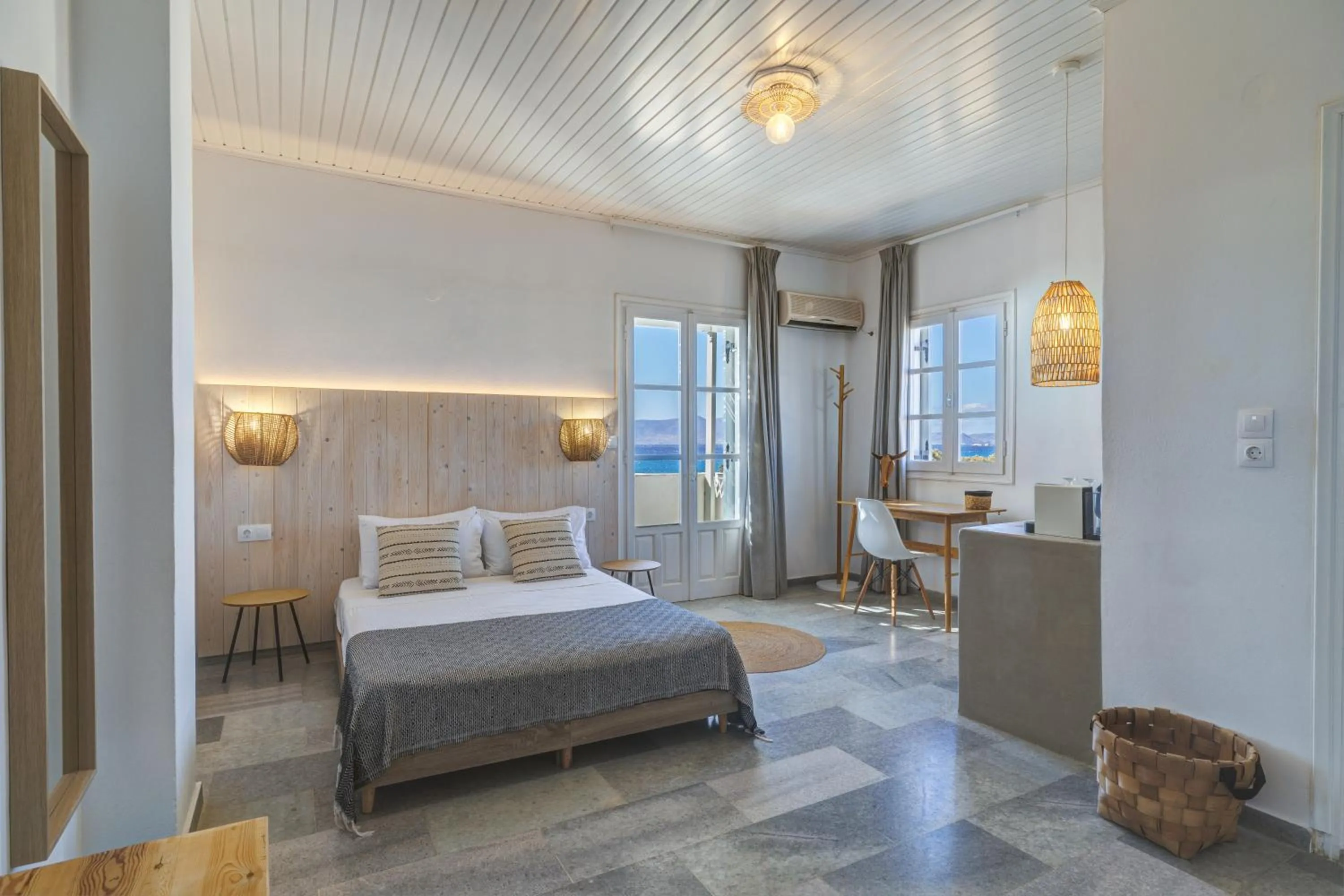 Bed in Thalassa Naxos