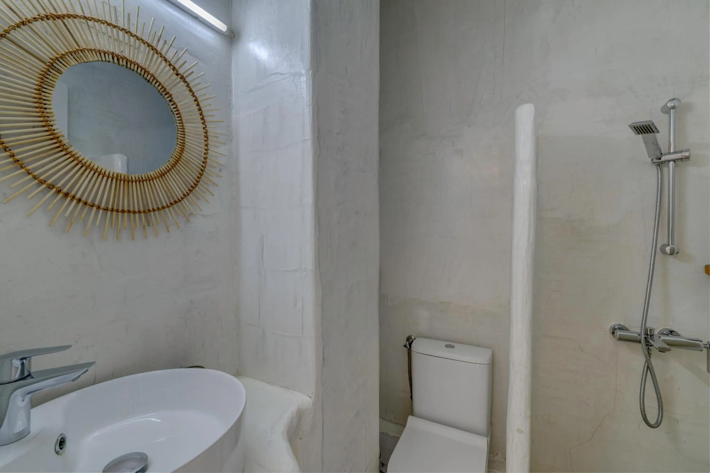 Shower in Thalassa Naxos