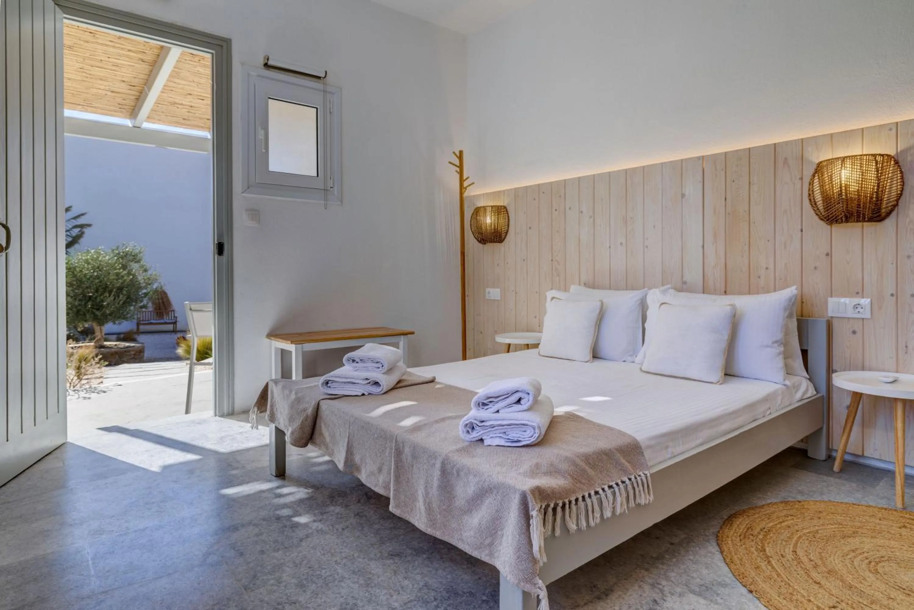 Bed in Thalassa Naxos