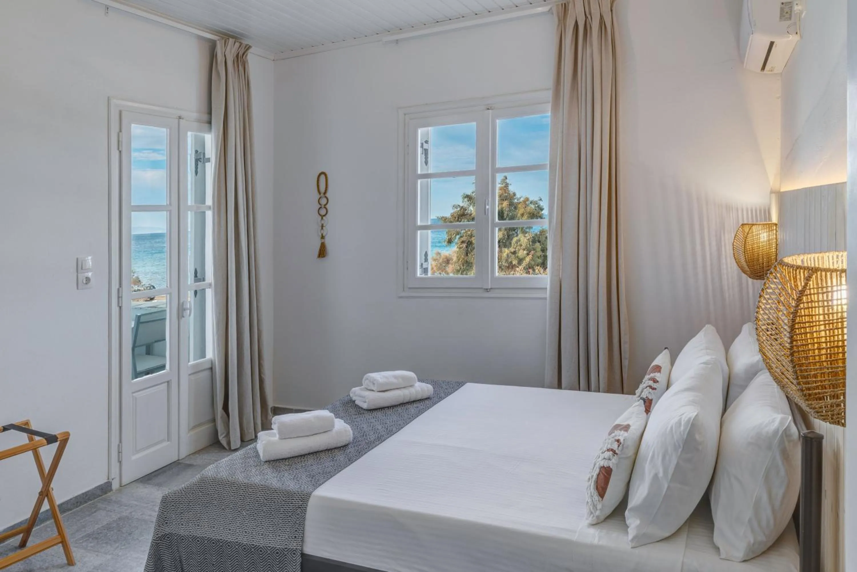 Bed in Thalassa Naxos