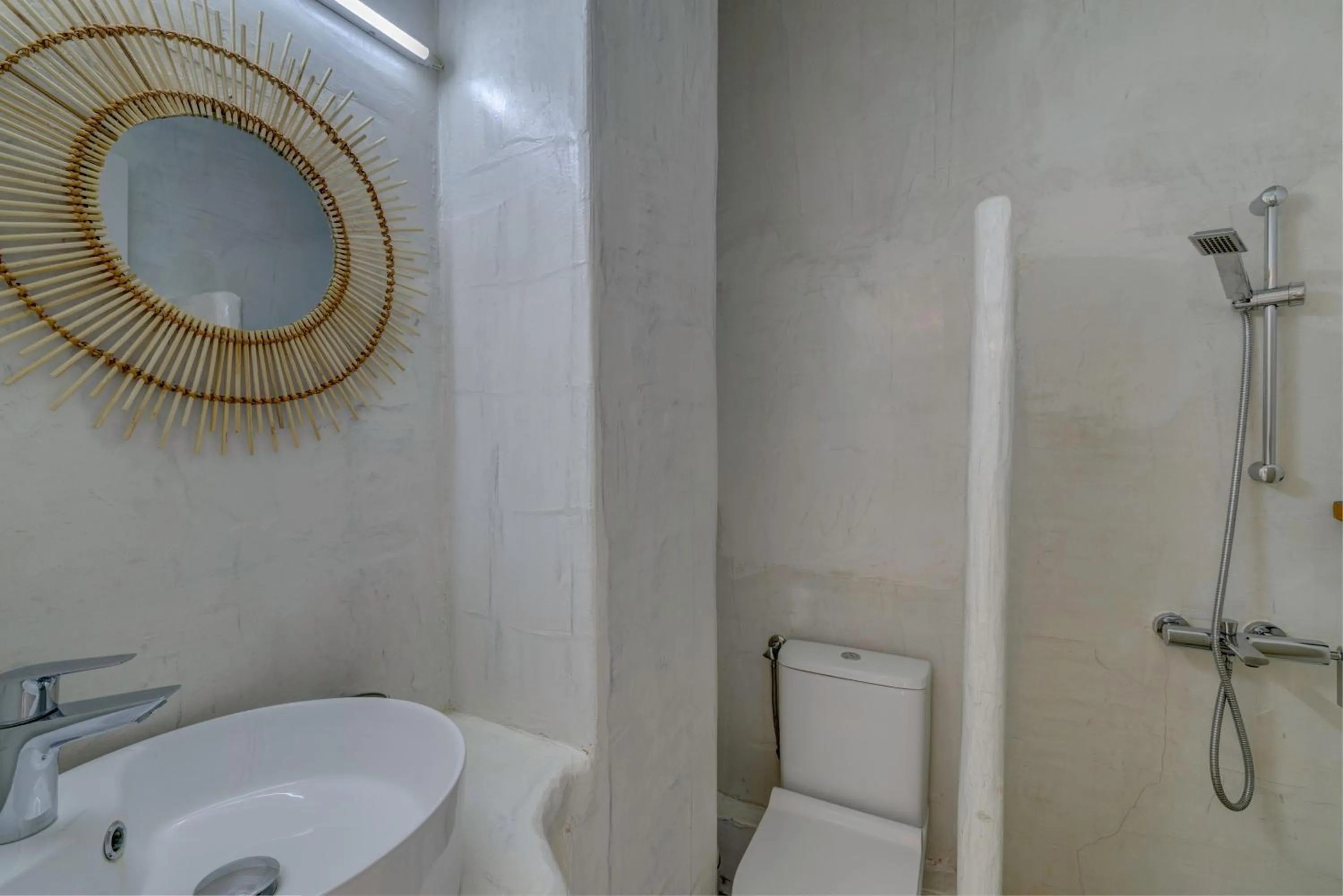 Shower in Thalassa Naxos