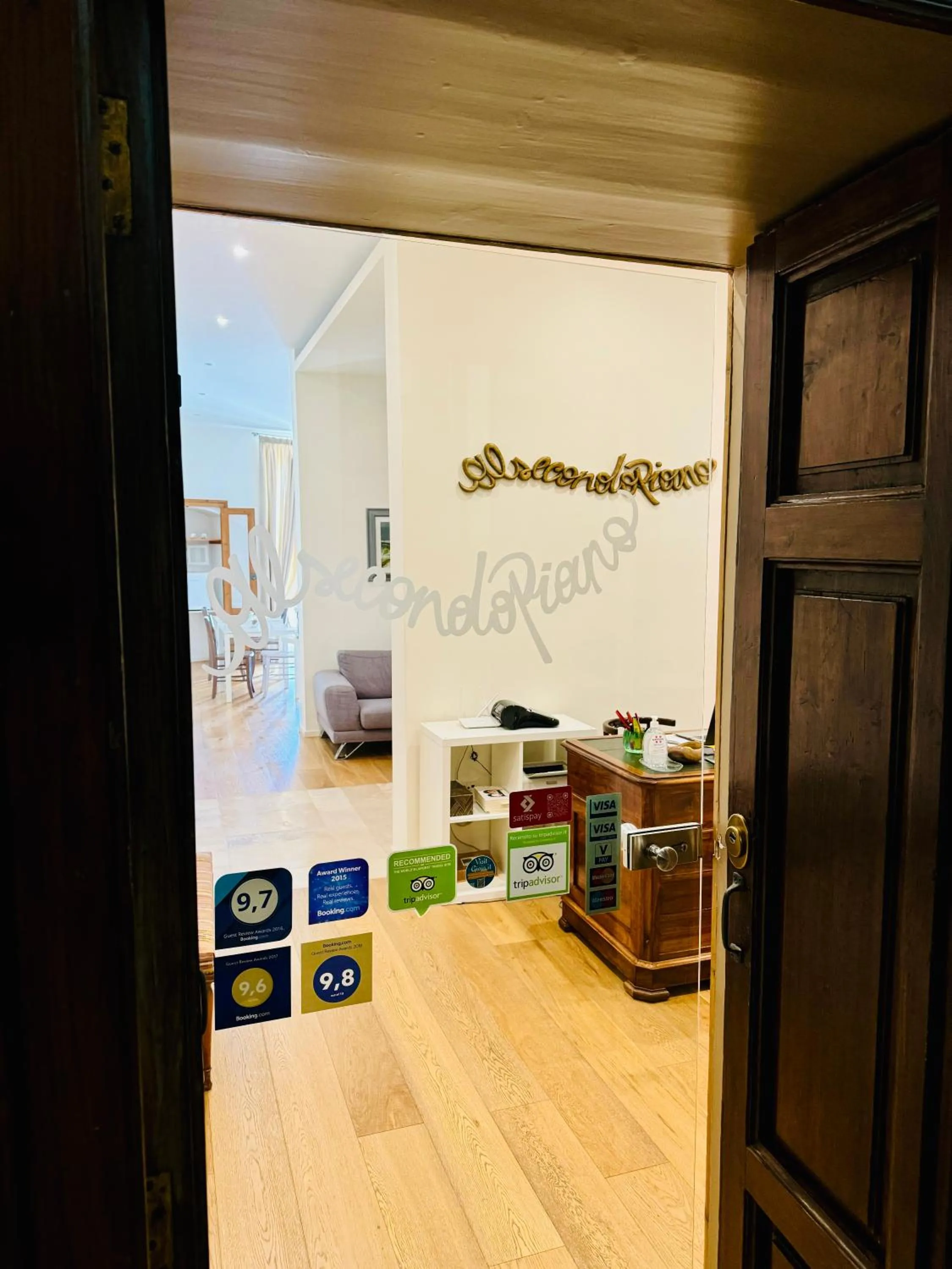 Communal lounge/ TV room in Alsecondopiano B&B