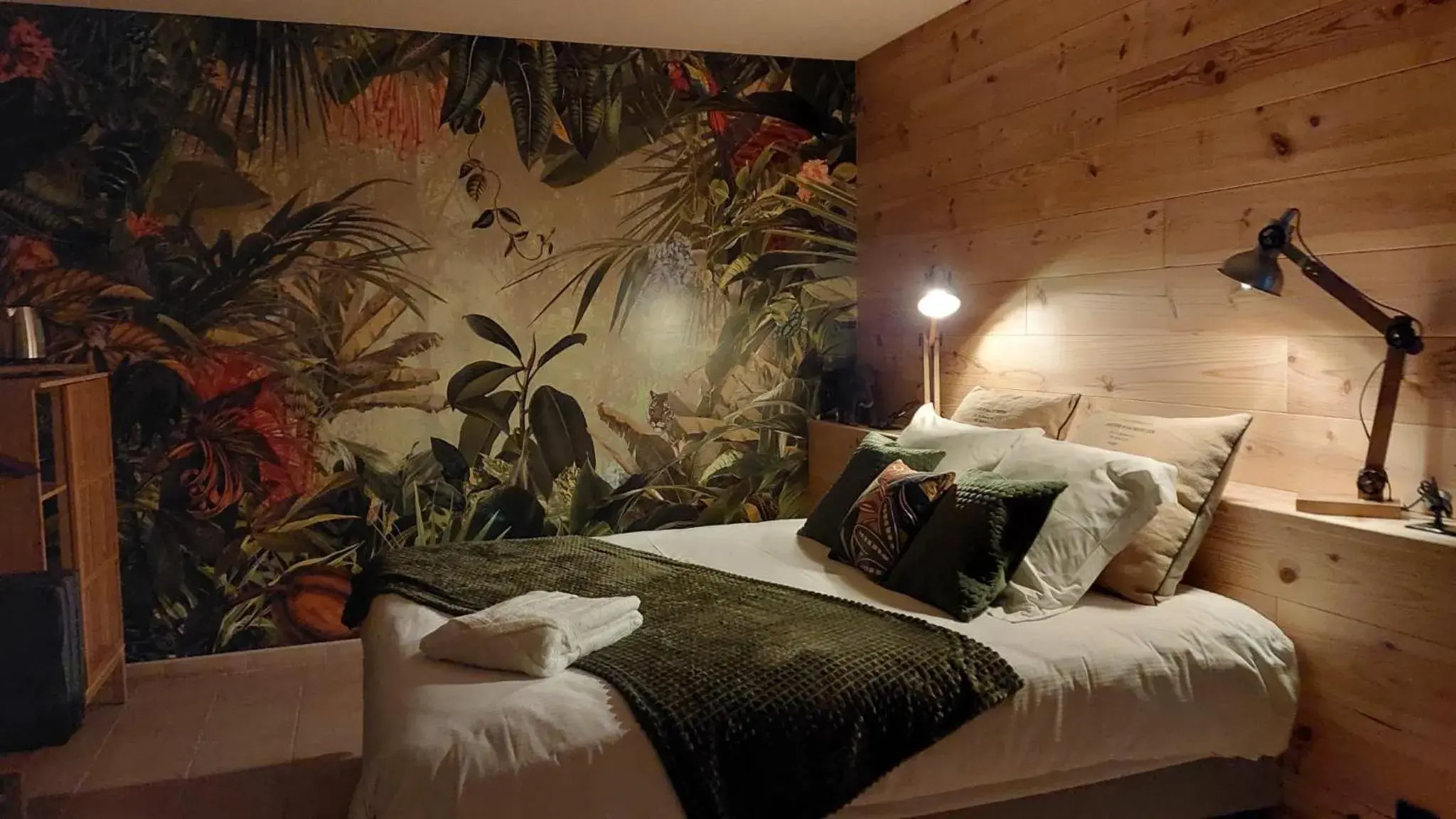 Queen Room - Disability Access in Bastide Saint-Thomé Queen Room - Disability Access in Bastide Saint-Thomé