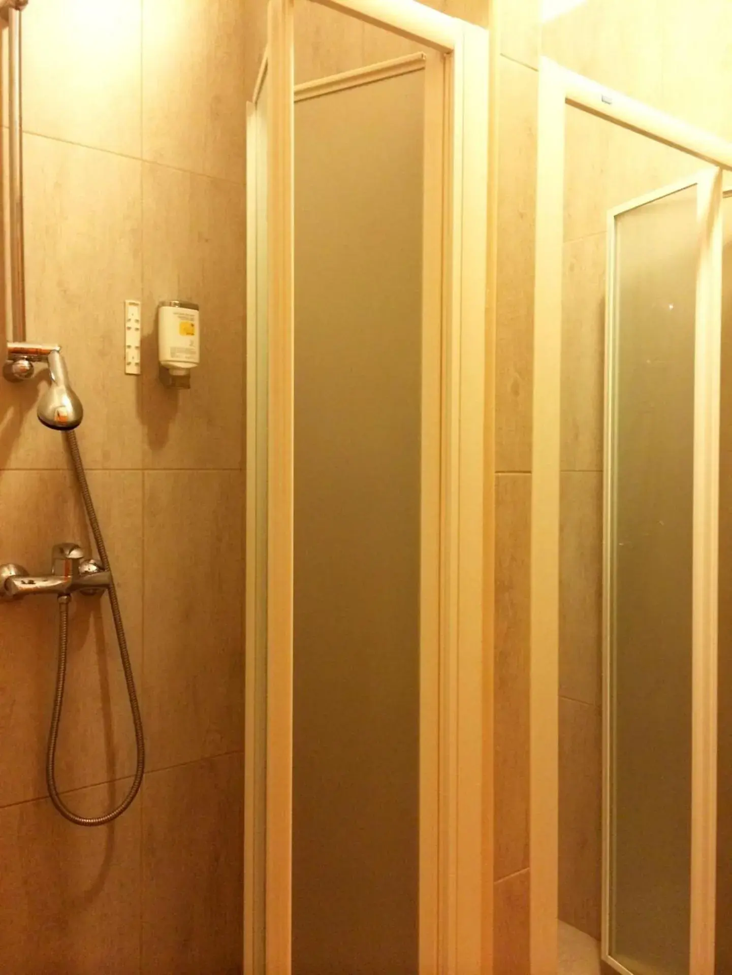 Double Room with Shared Bathroom in Europa Hostel Portorož Double Room with Shared Bathroom in Europa Hostel Portorož