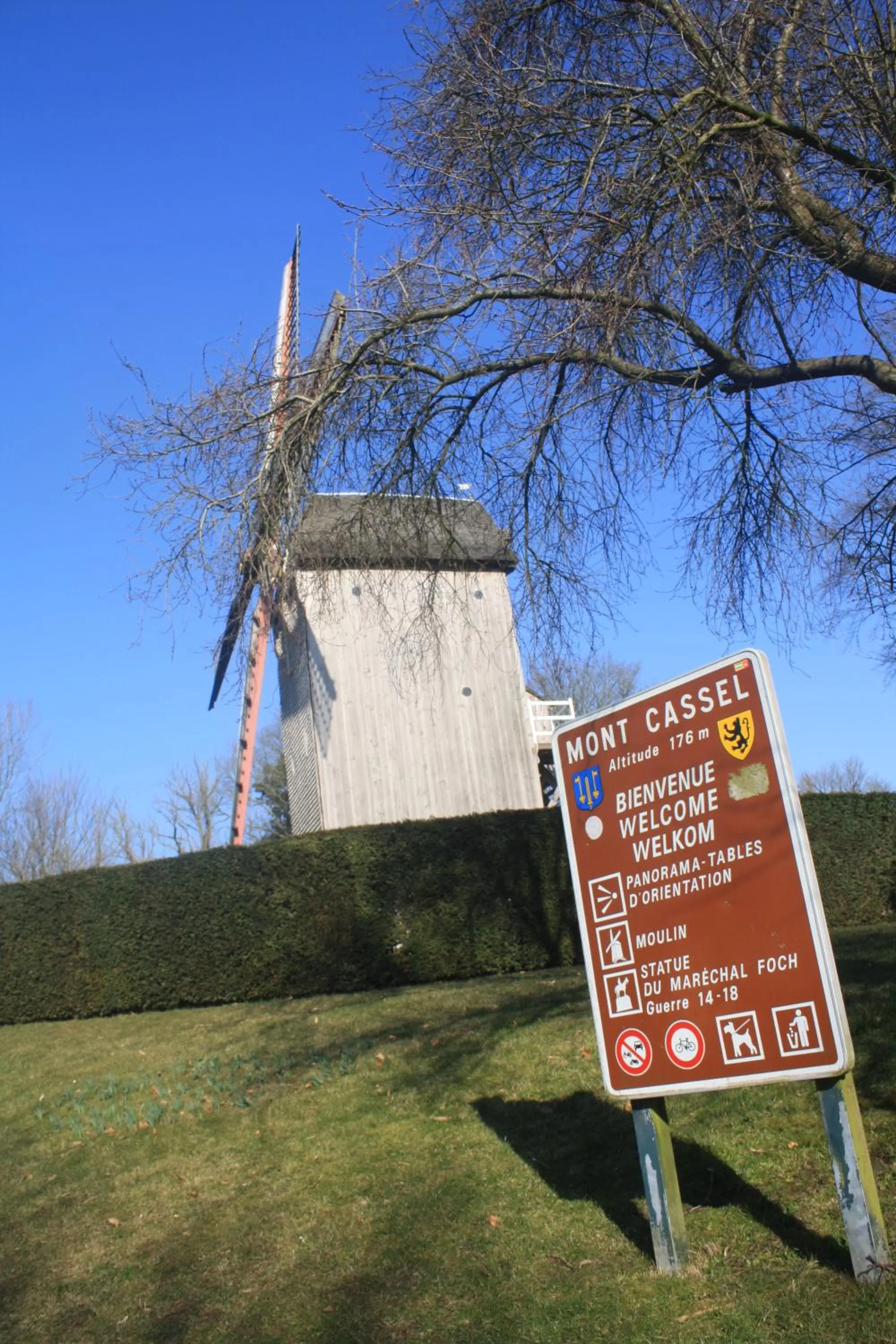 Nearby landmark in La Flandre entre plaine, mer et marais
