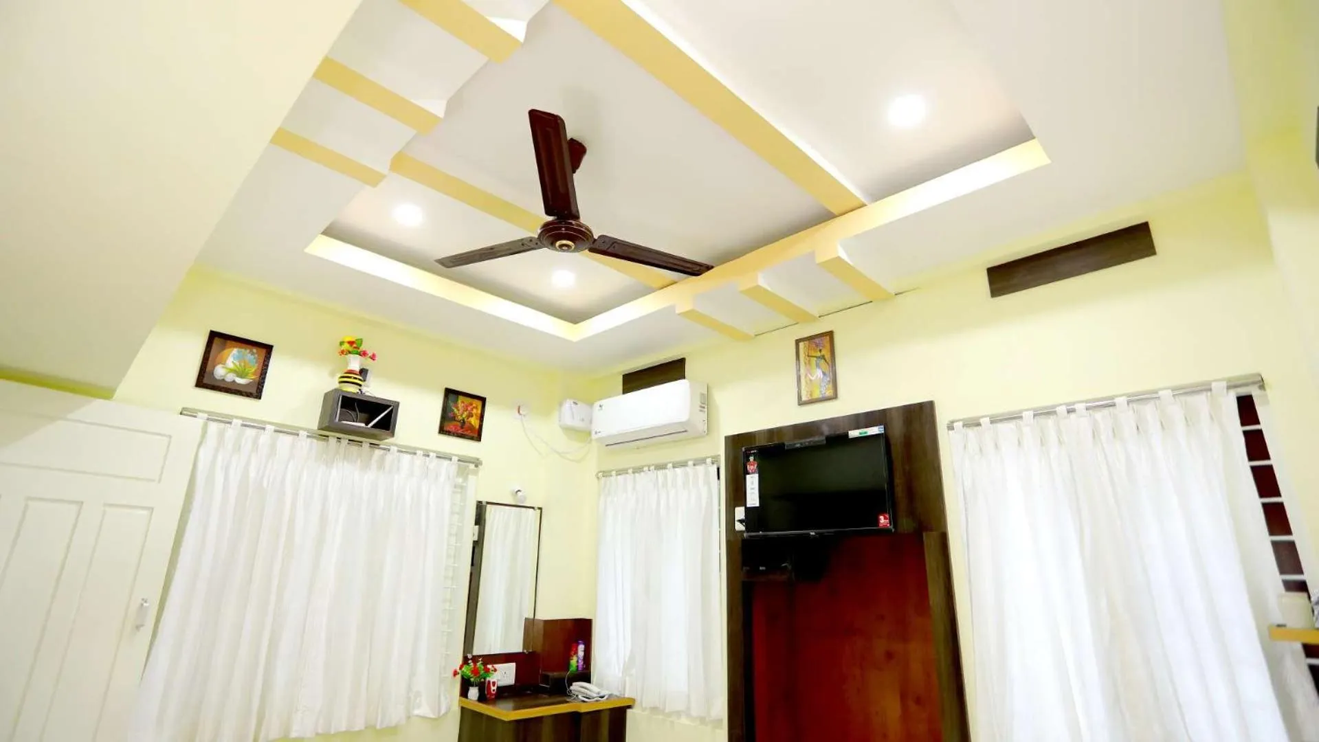 TV and multimedia in Base9 Cochin Airport Hotel