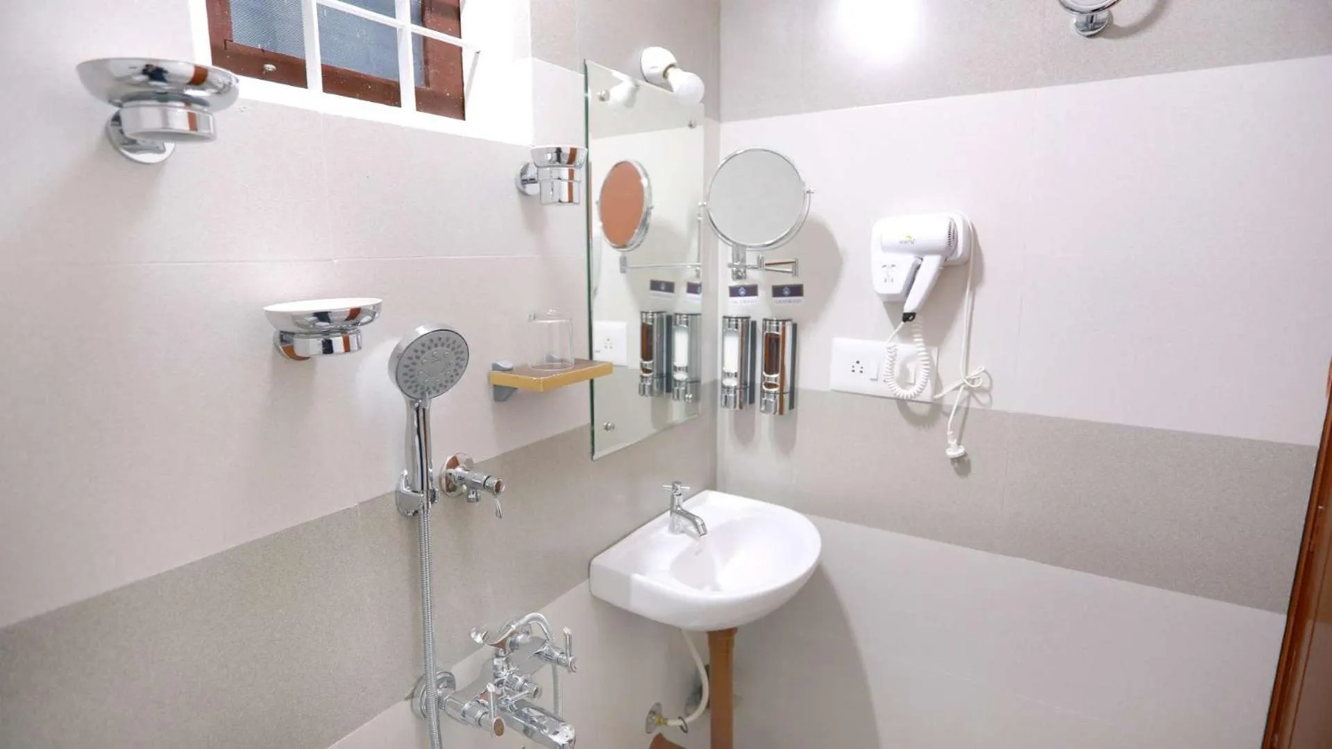 Shower in Base9 Cochin Airport Hotel