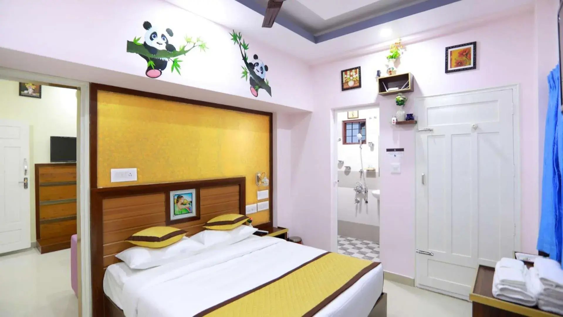 Deluxe Double Room in Base9 Cochin Airport Hotel Deluxe Double Room in Base9 Cochin Airport Hotel