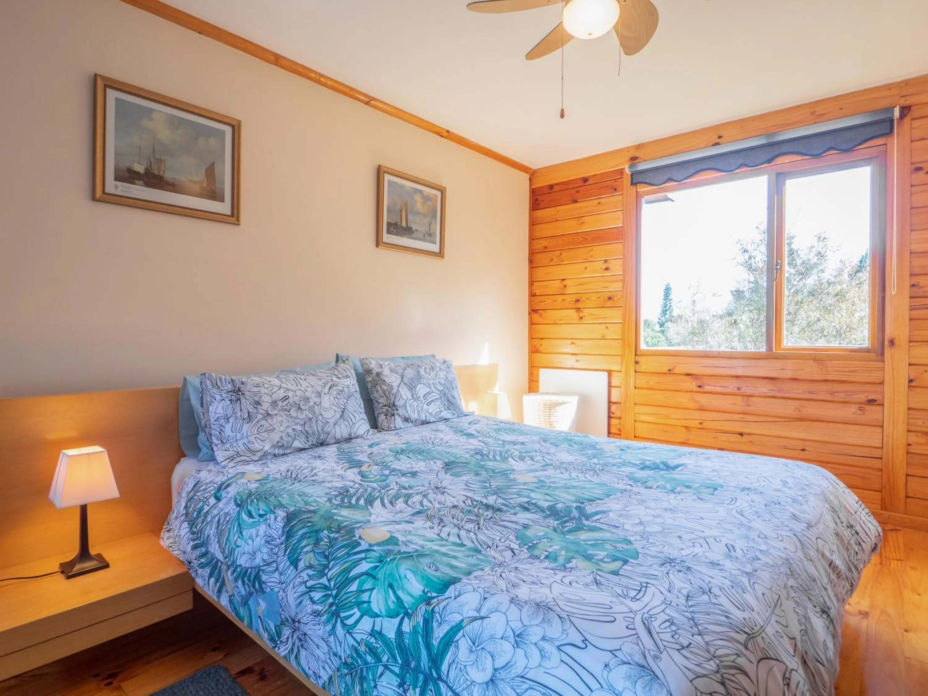Bed in 63 Milkwood