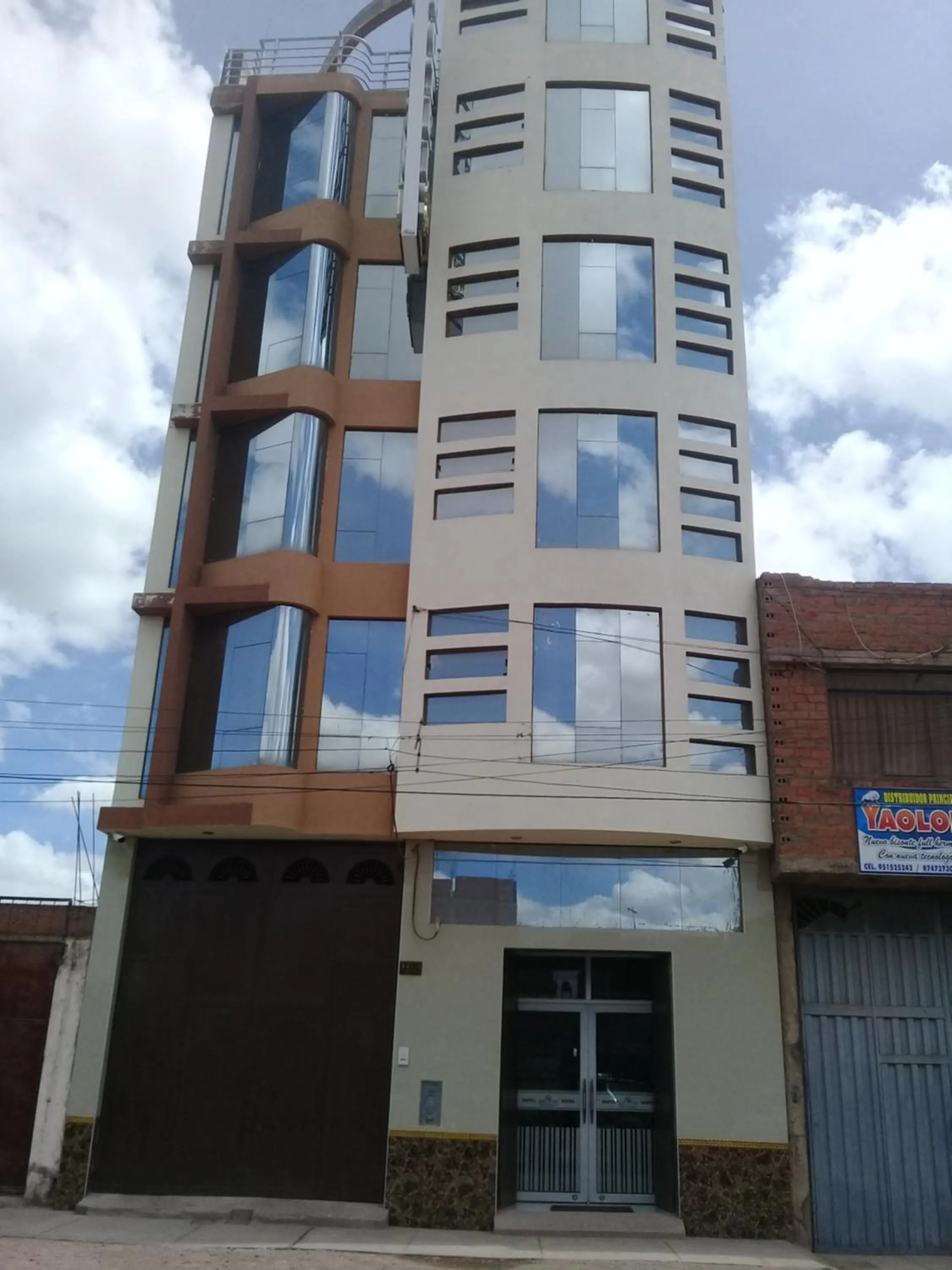 Property building in Hotel Suite Juliaca