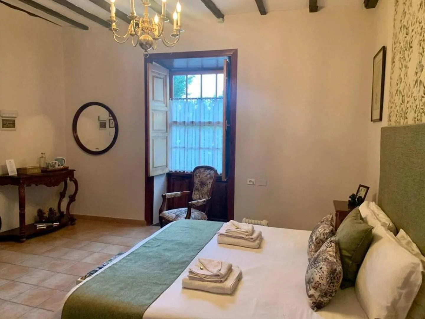 Bed in Ziggy's Mountain Retreat