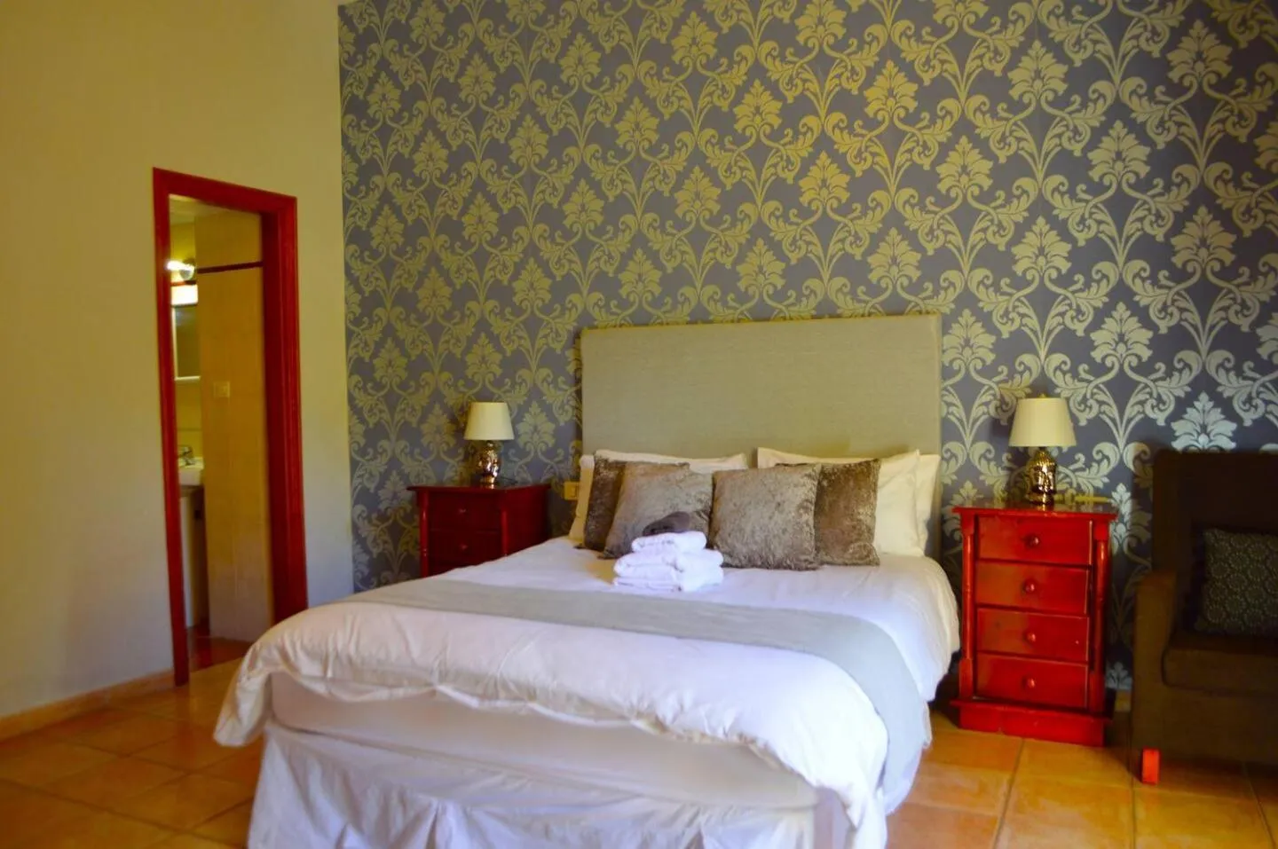 Bed in Ziggy's Mountain Retreat