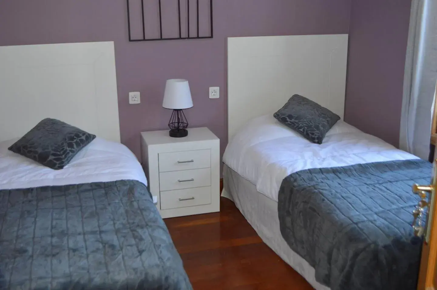 Twin Room with Private External Bathroom in Ziggy's Mountain Retreat Twin Room with Private External Bathroom in Ziggy's Mountain Retreat