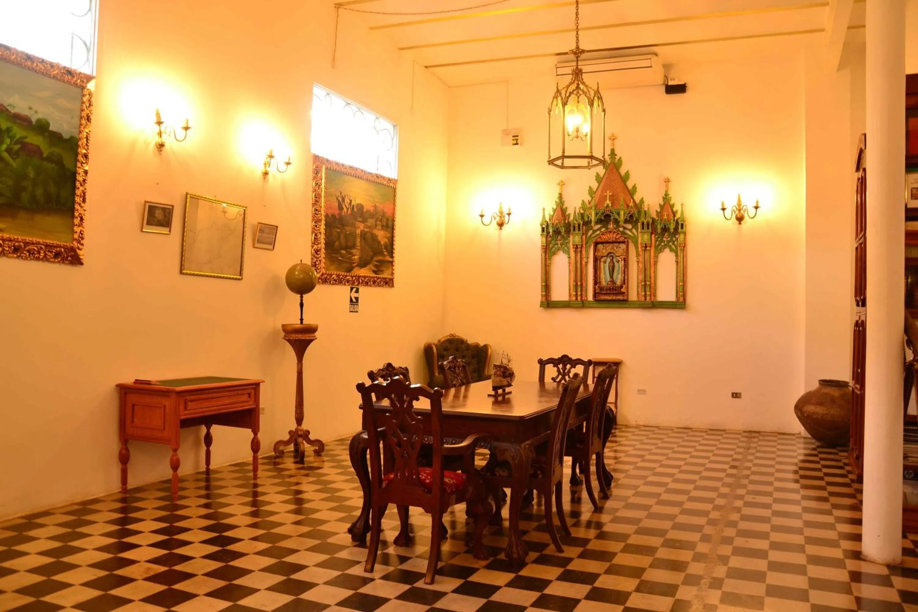 Restaurant/places to eat in Casa Morey