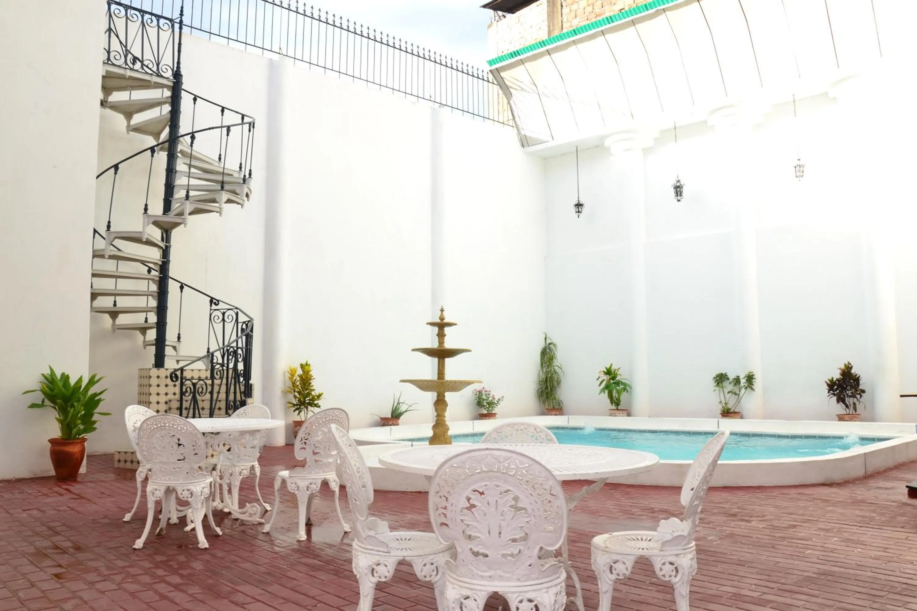 Swimming pool in Casa Morey