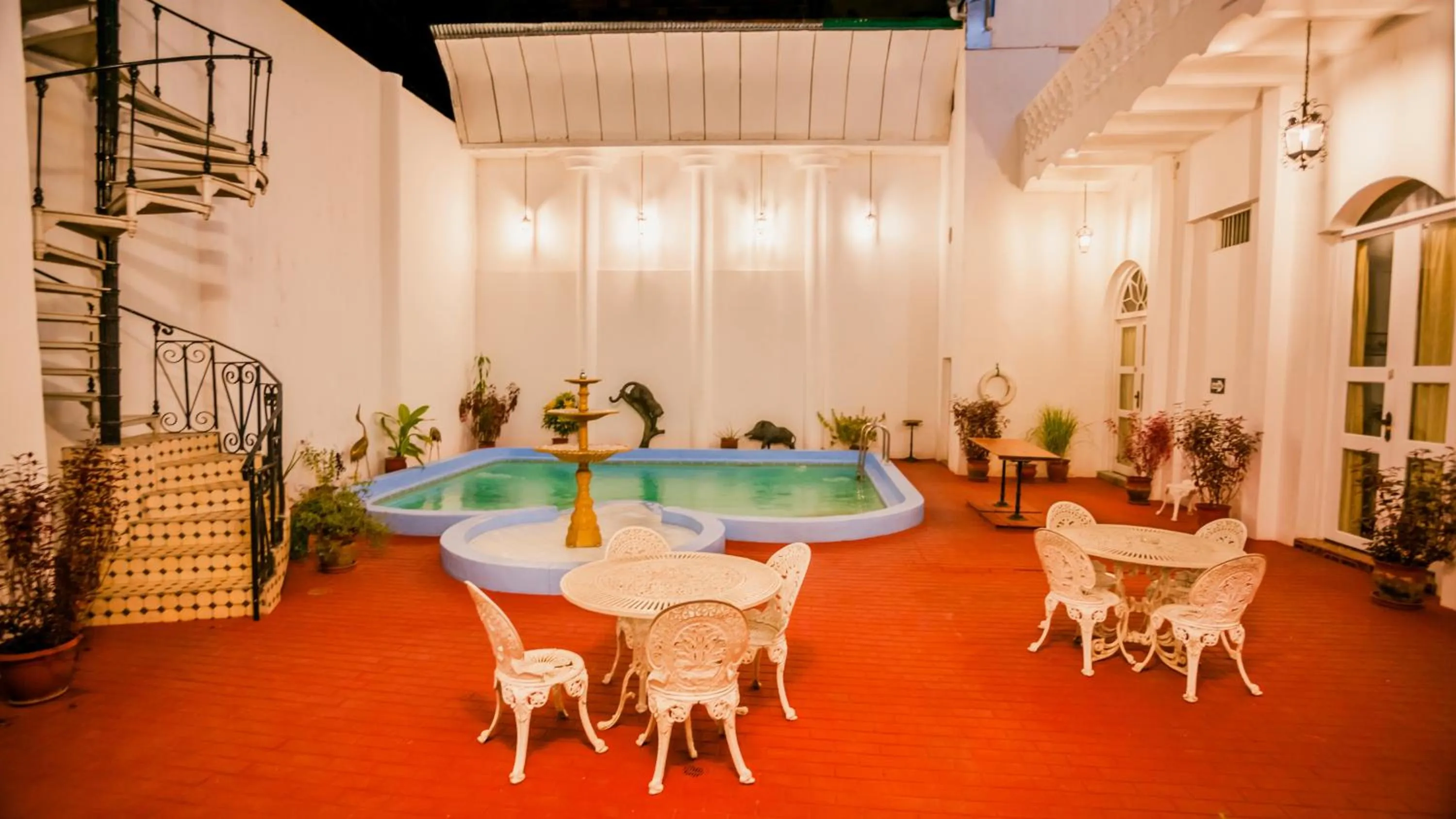 Swimming pool in Casa Morey