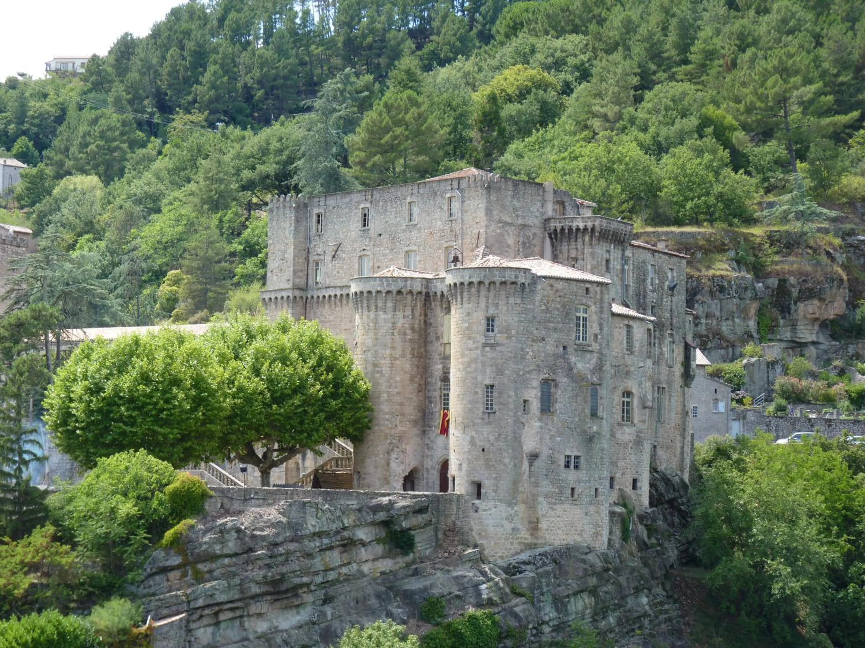 Nearby landmark in Pavillon Kalensa