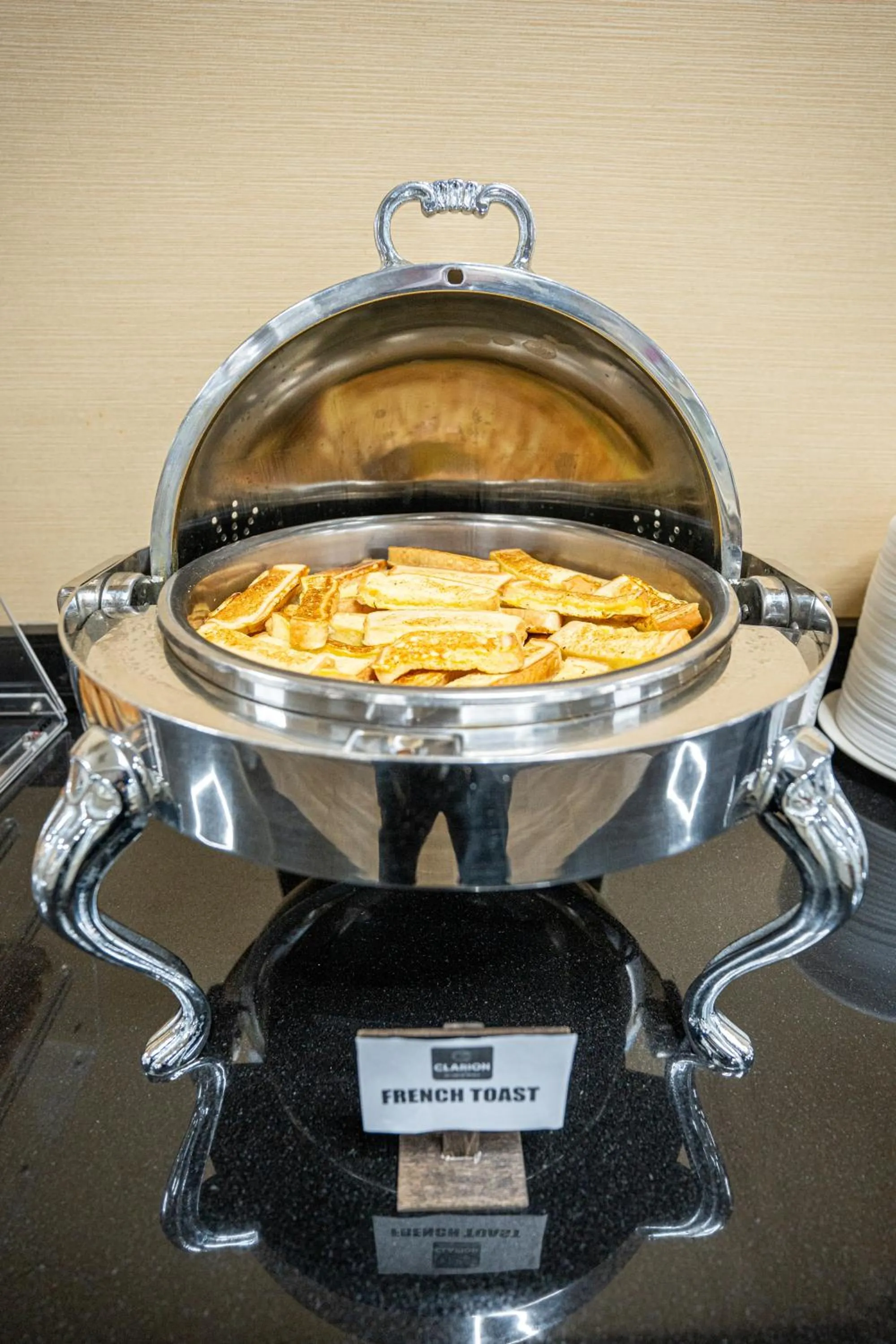 Breakfast in Clarion Hotel Detroit Metro Airport