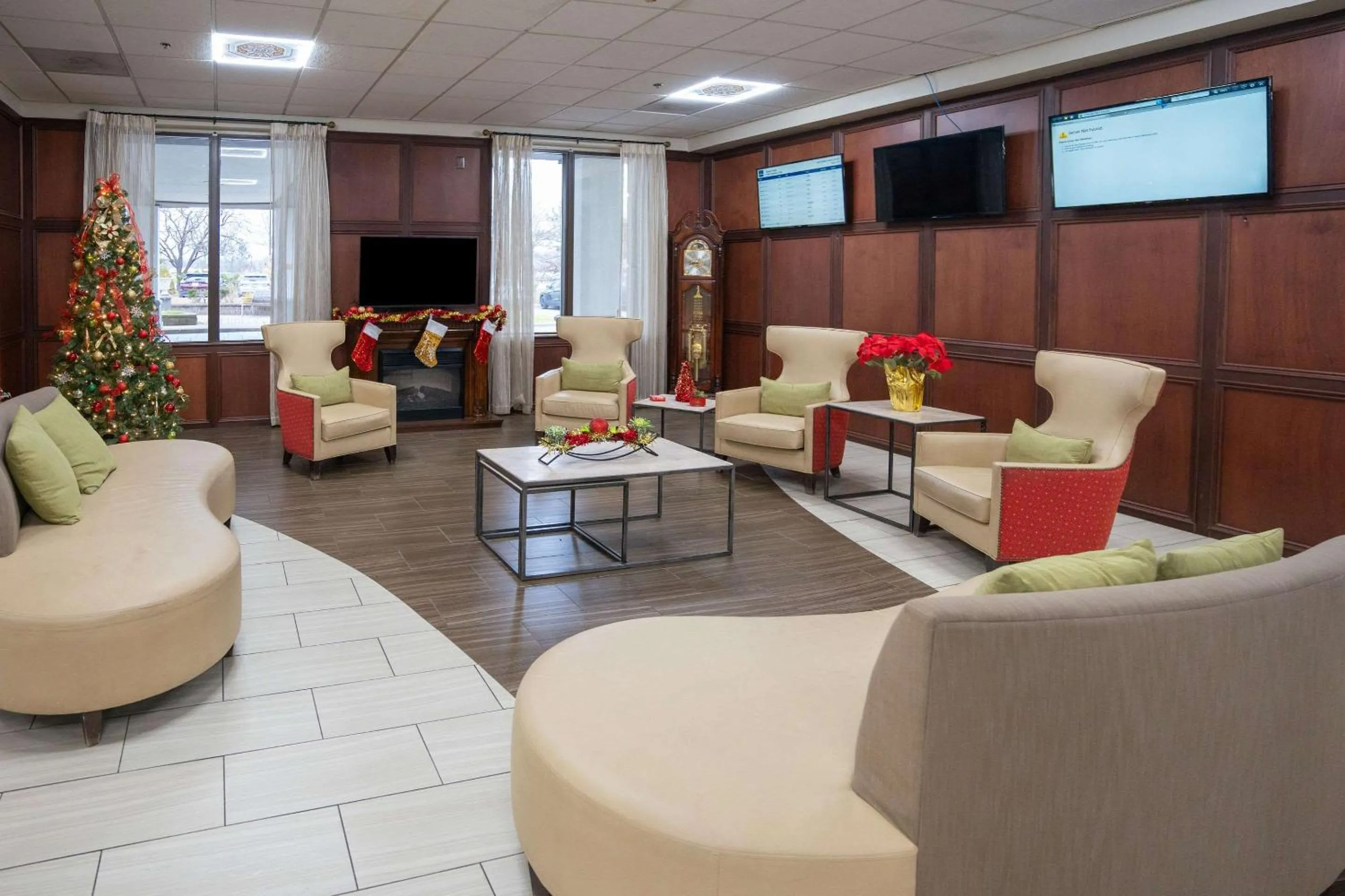 Lobby or reception in Clarion Hotel Detroit Metro Airport