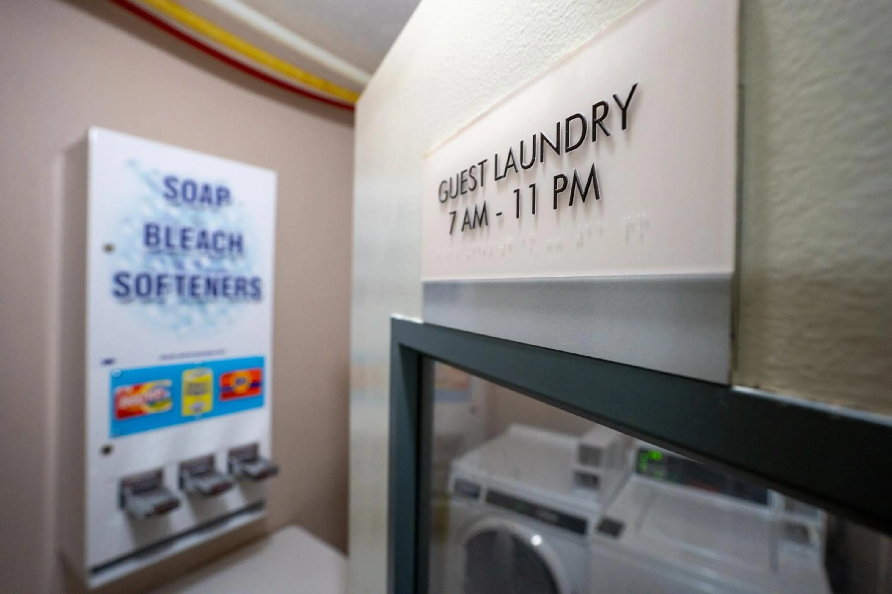 laundry in Clarion Hotel Detroit Metro Airport