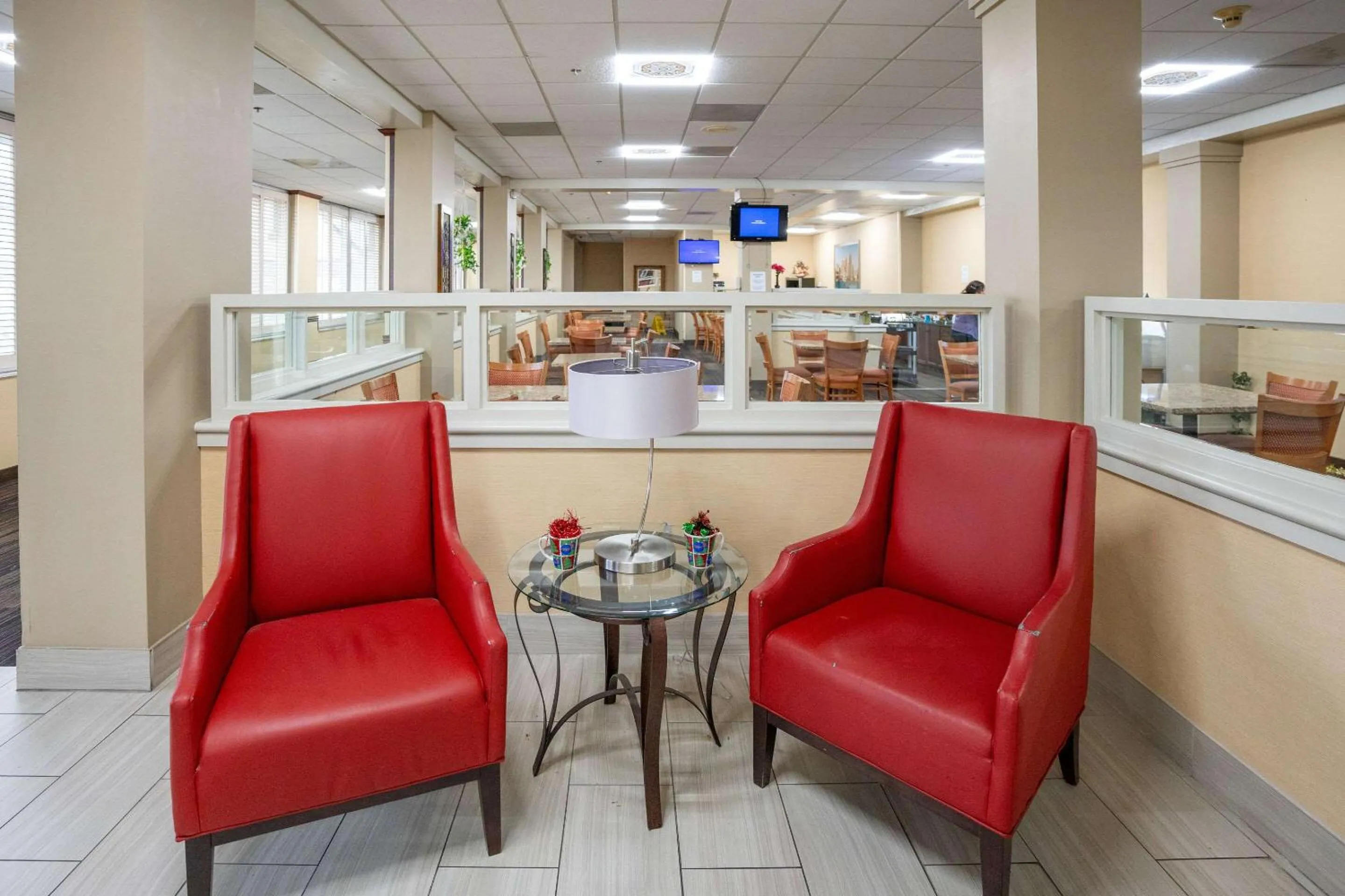 Lobby or reception in Clarion Hotel Detroit Metro Airport