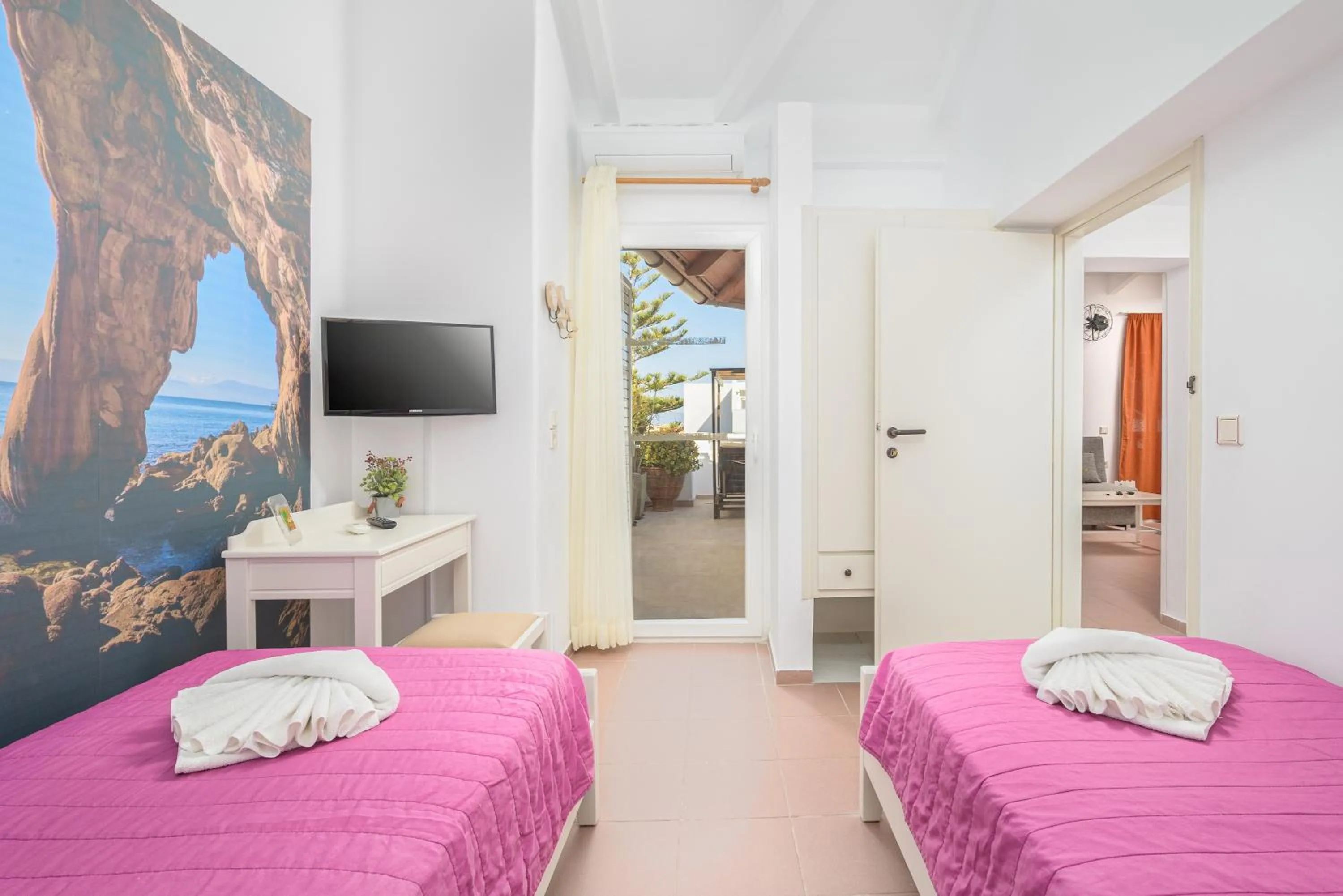 Photo of the whole room, Bed in Aris Studios