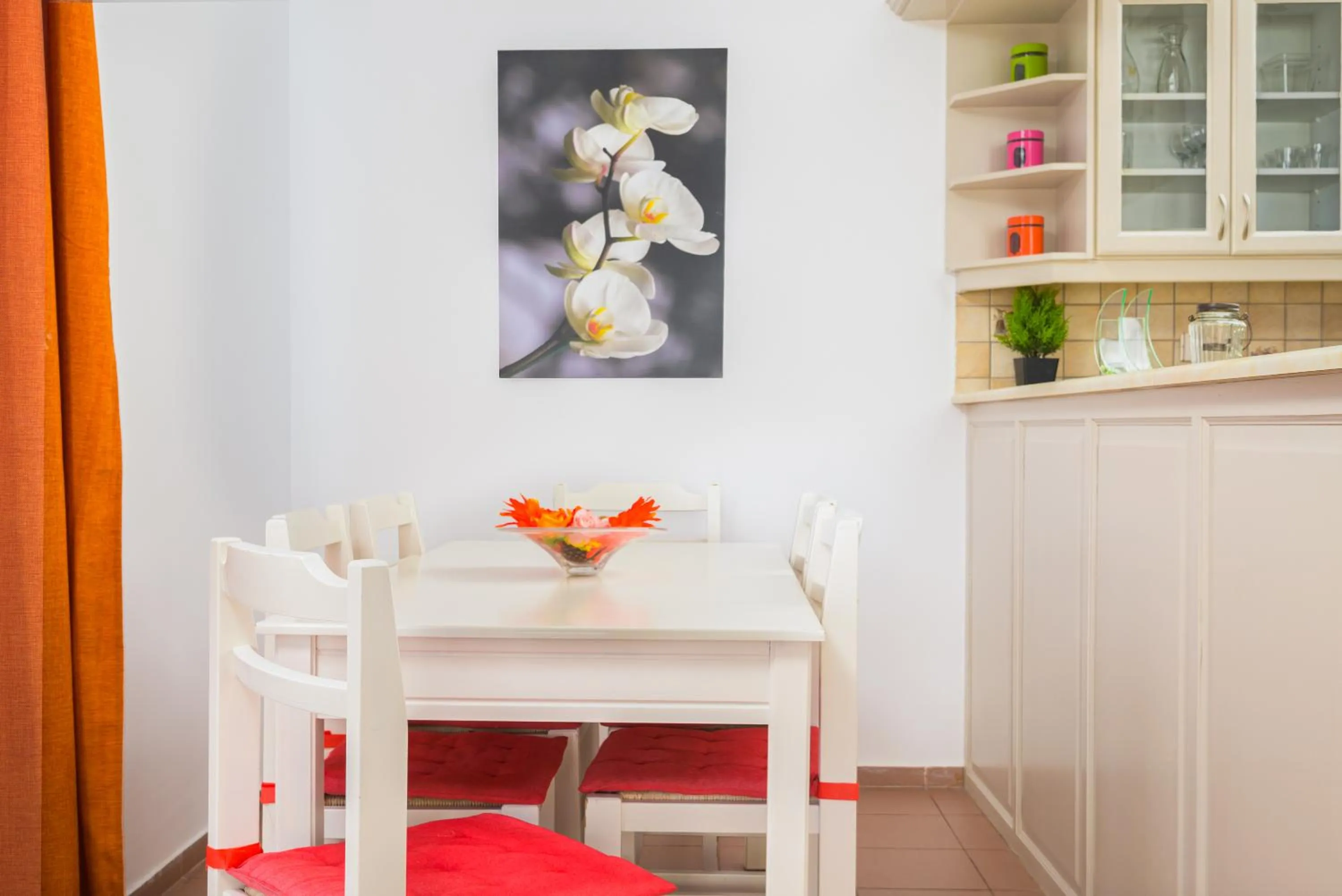 Dining area in Aris Studios