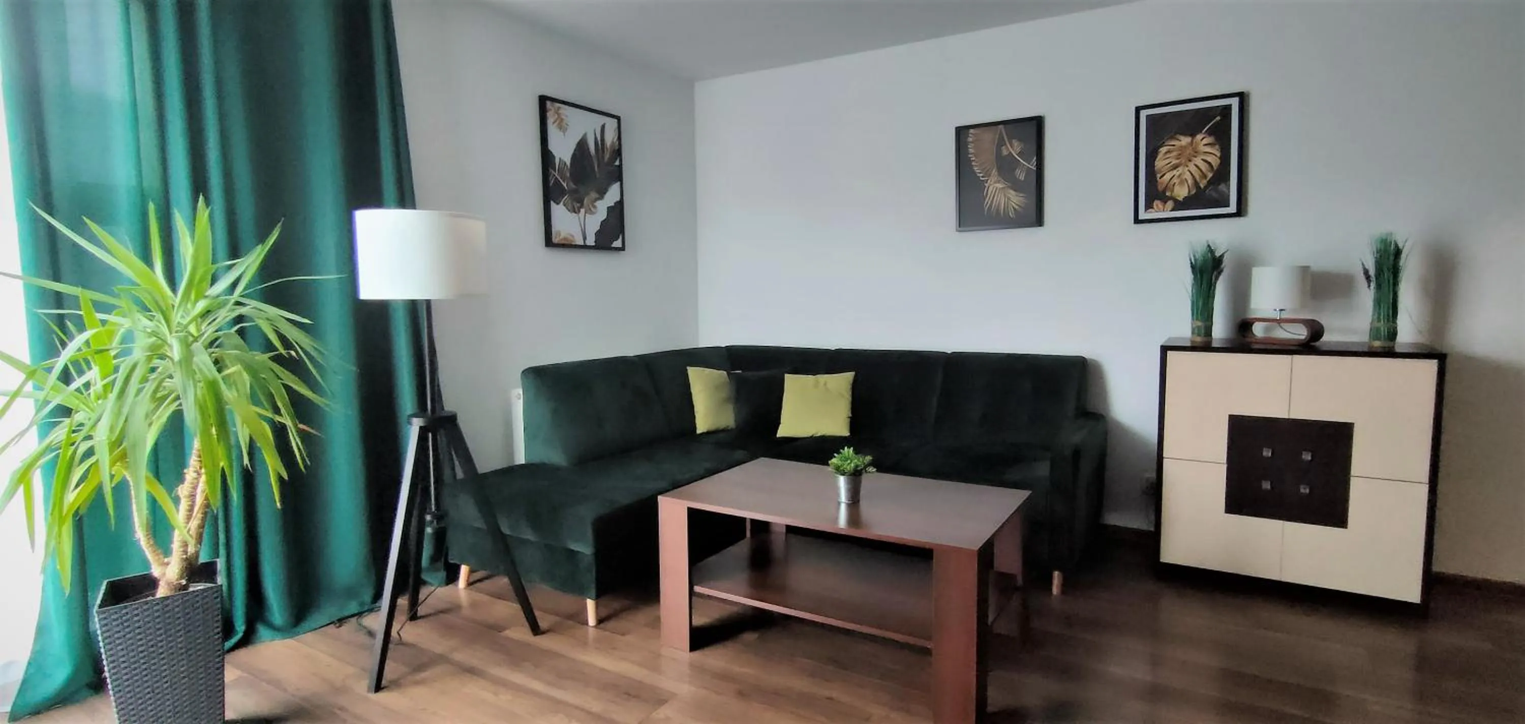 Communal lounge/ TV room in City Aparthotel