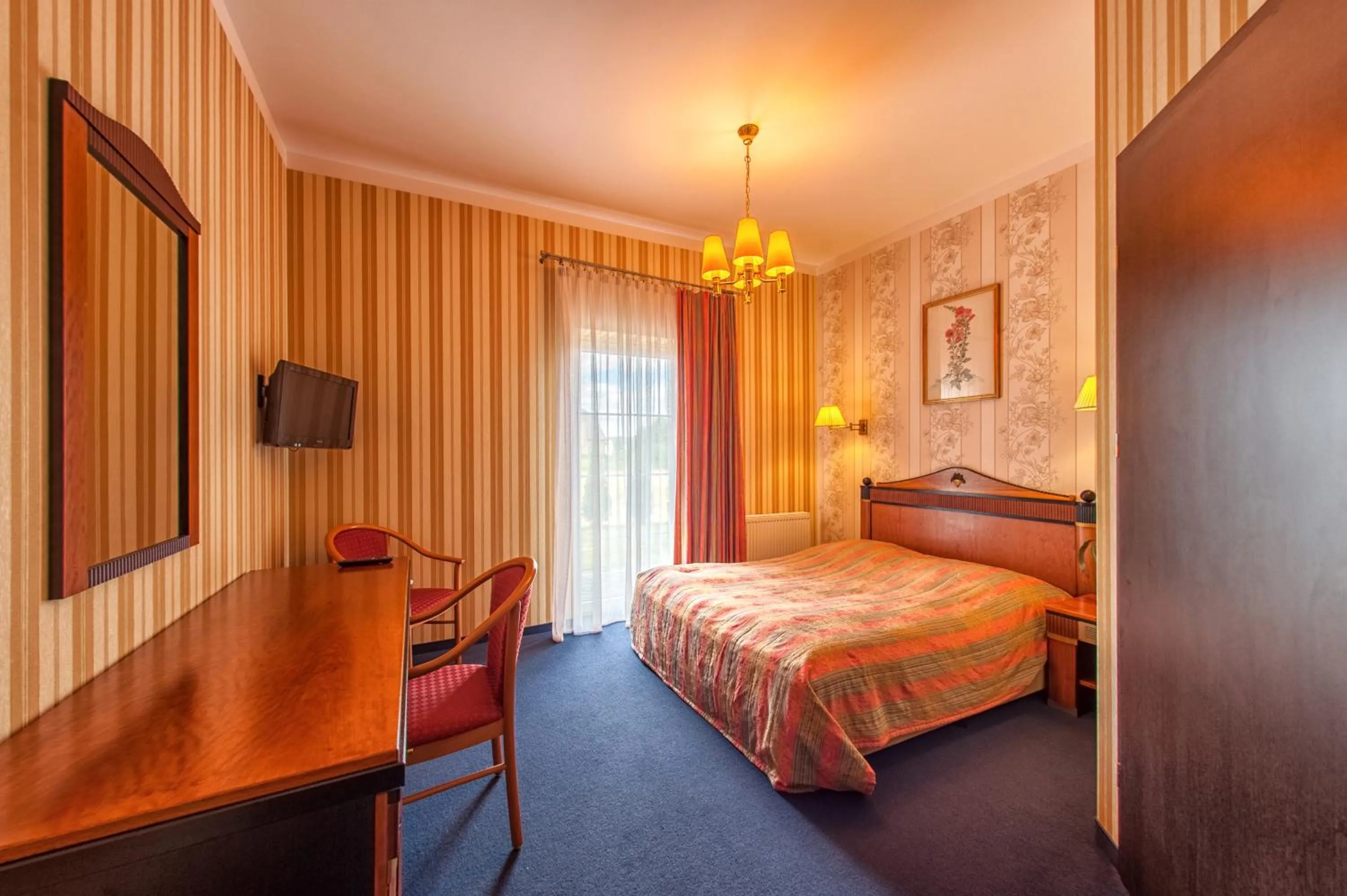 Bed in Arkadia Gościniec-klima,parking,ogród