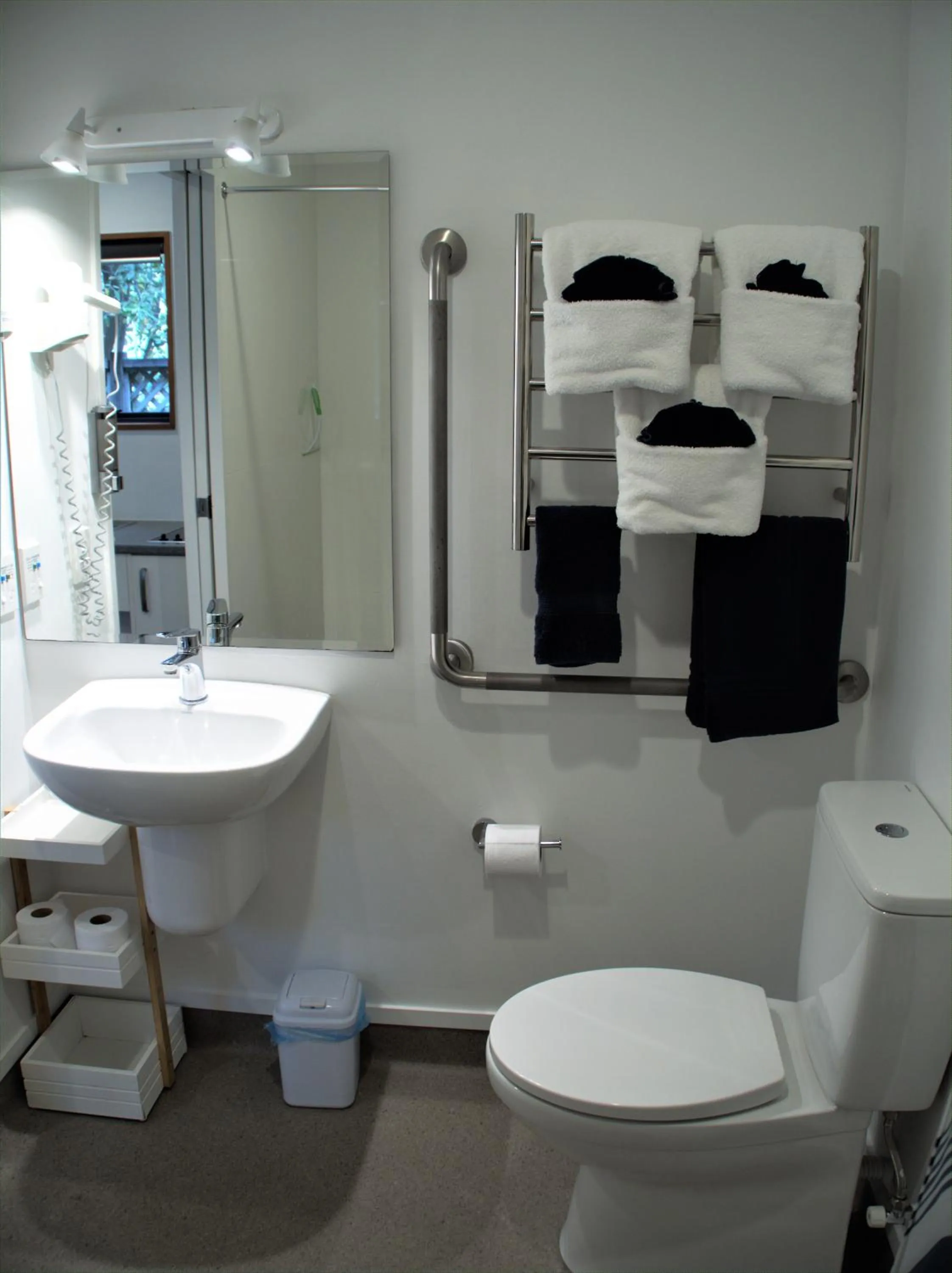 Bathroom in Bayside Motel Whitianga