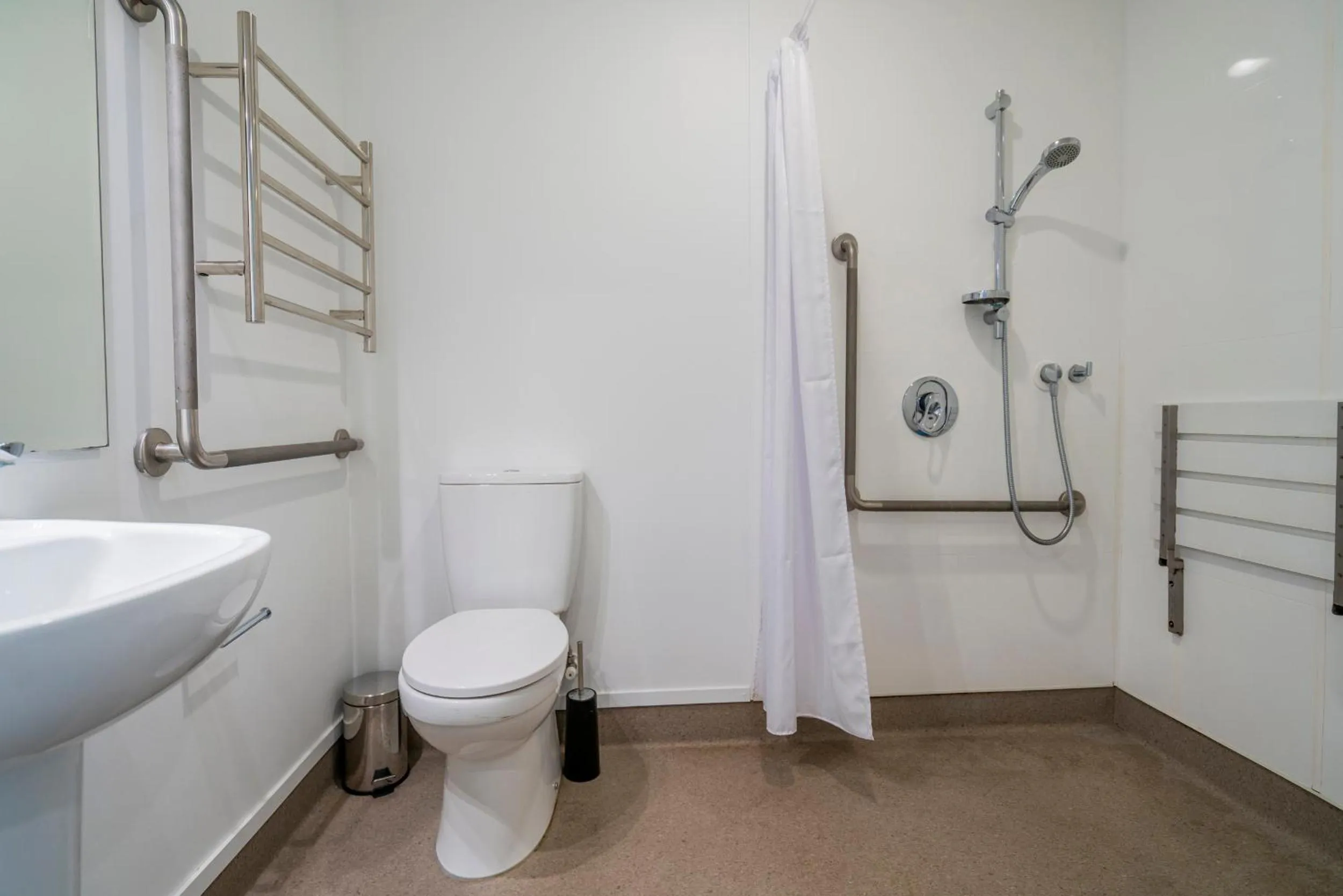 Bathroom in Bayside Motel Whitianga