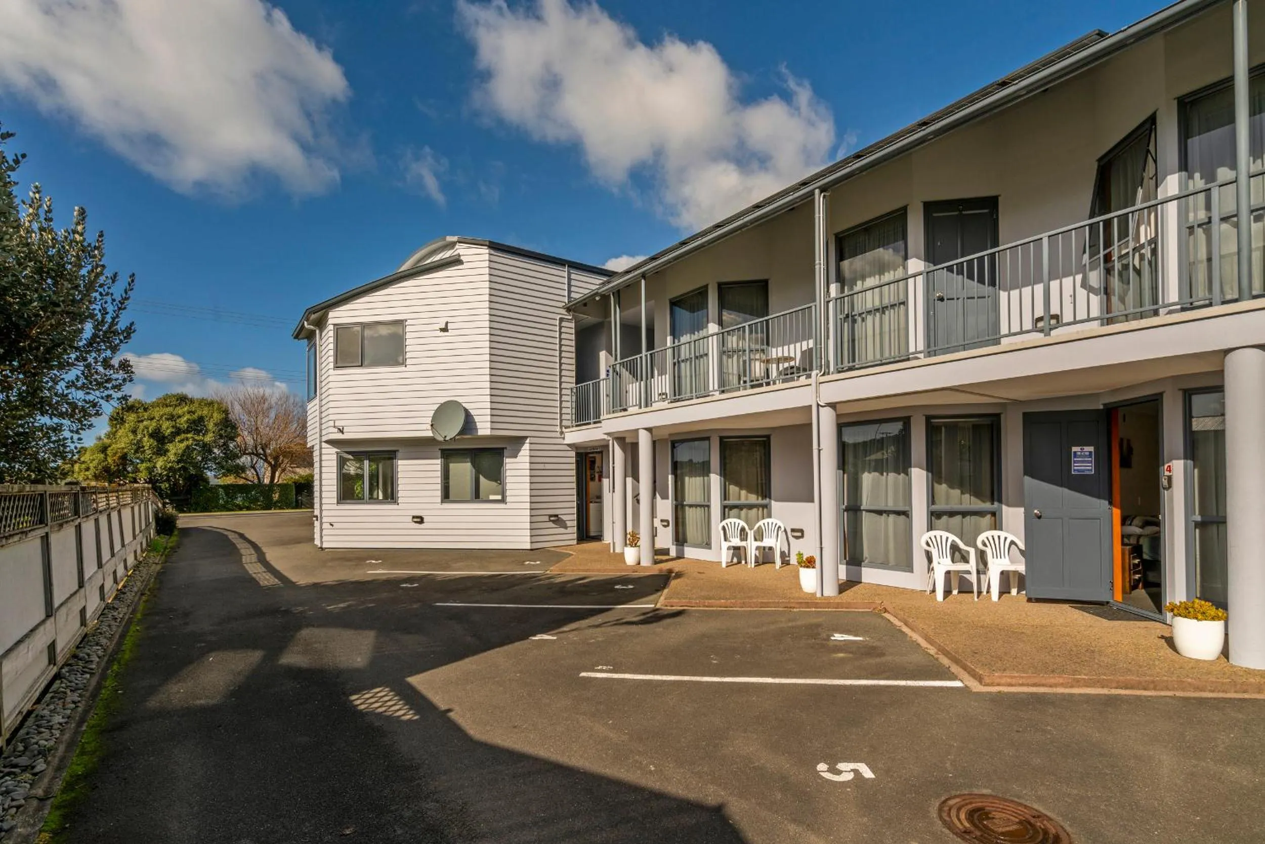 Property building in Bayside Motel Whitianga