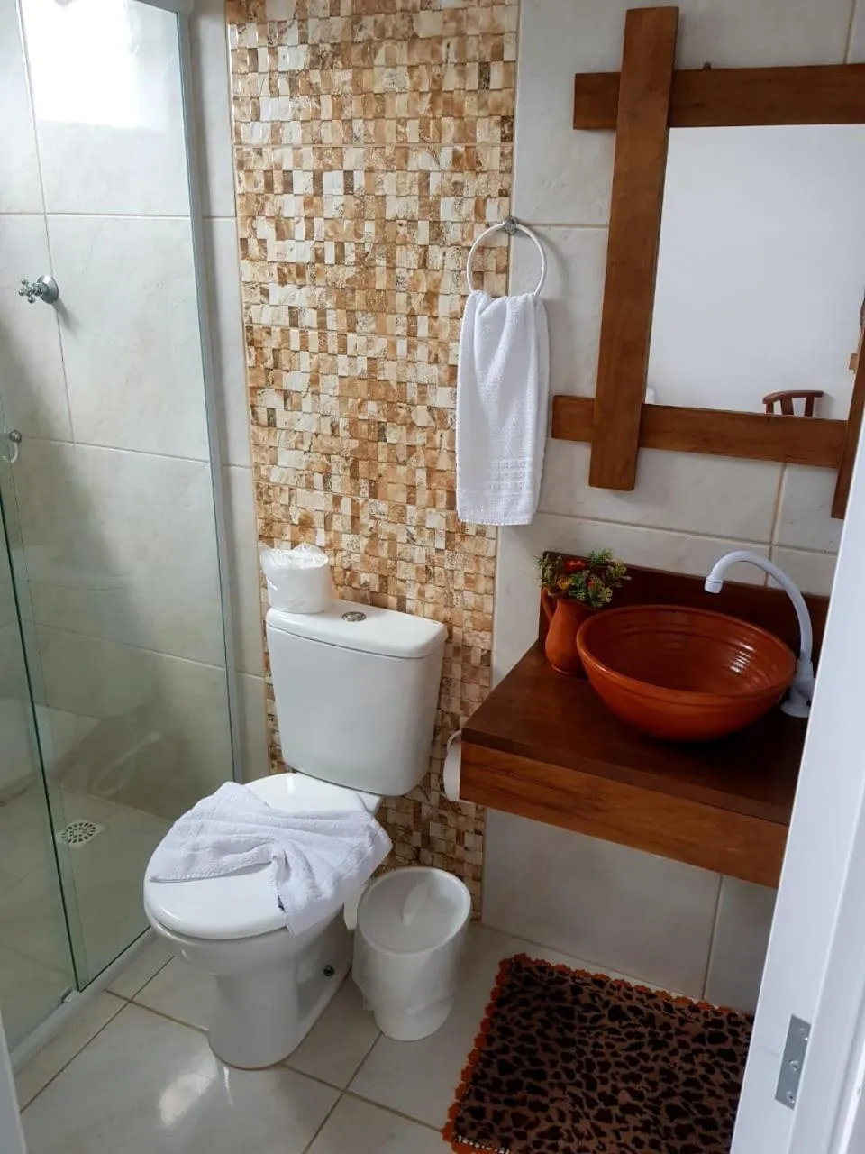 Shower in Pousada Alegria do Cowboy