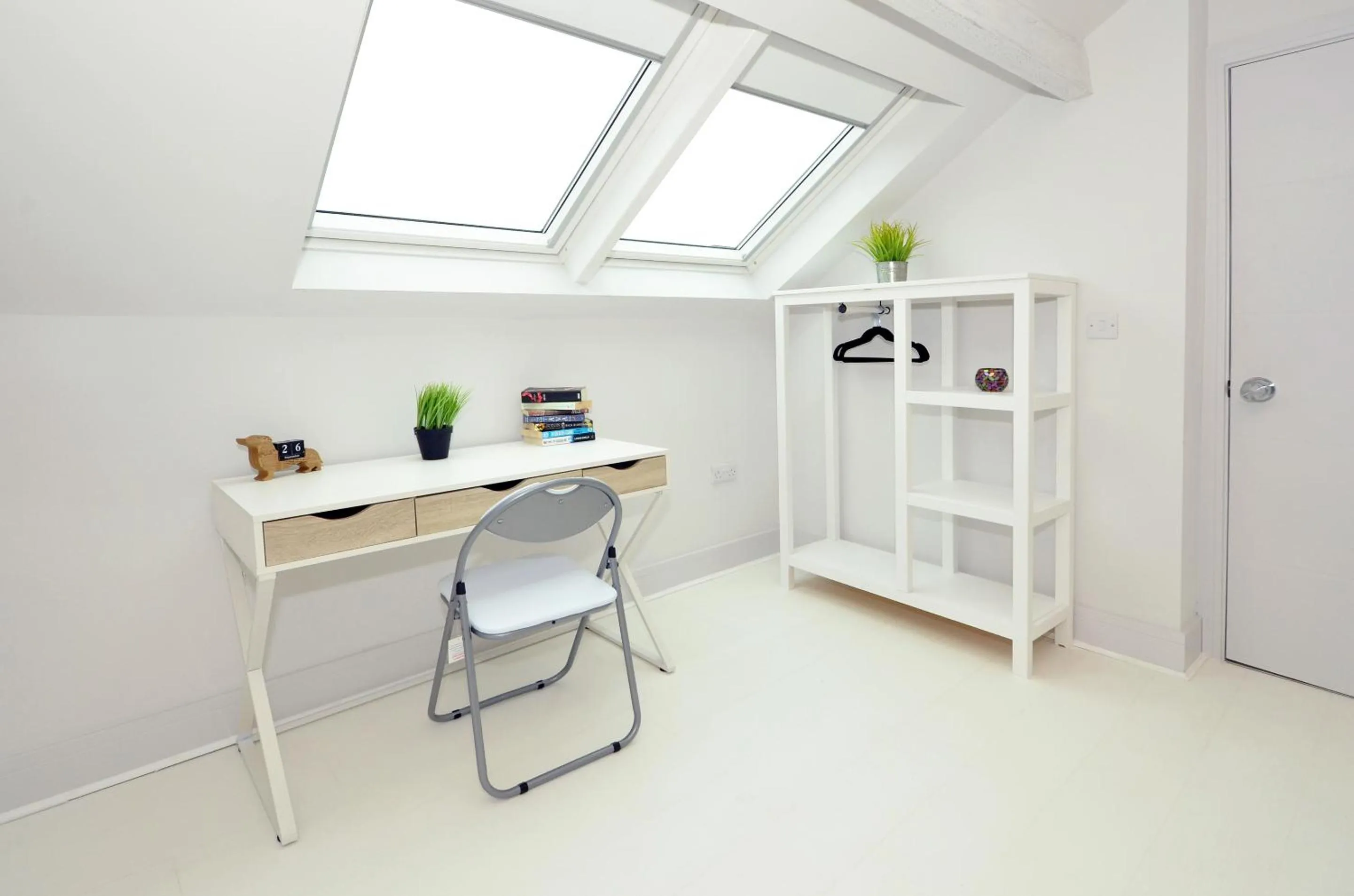 Bedroom in Townhouse PLUS @ London Road Stoke