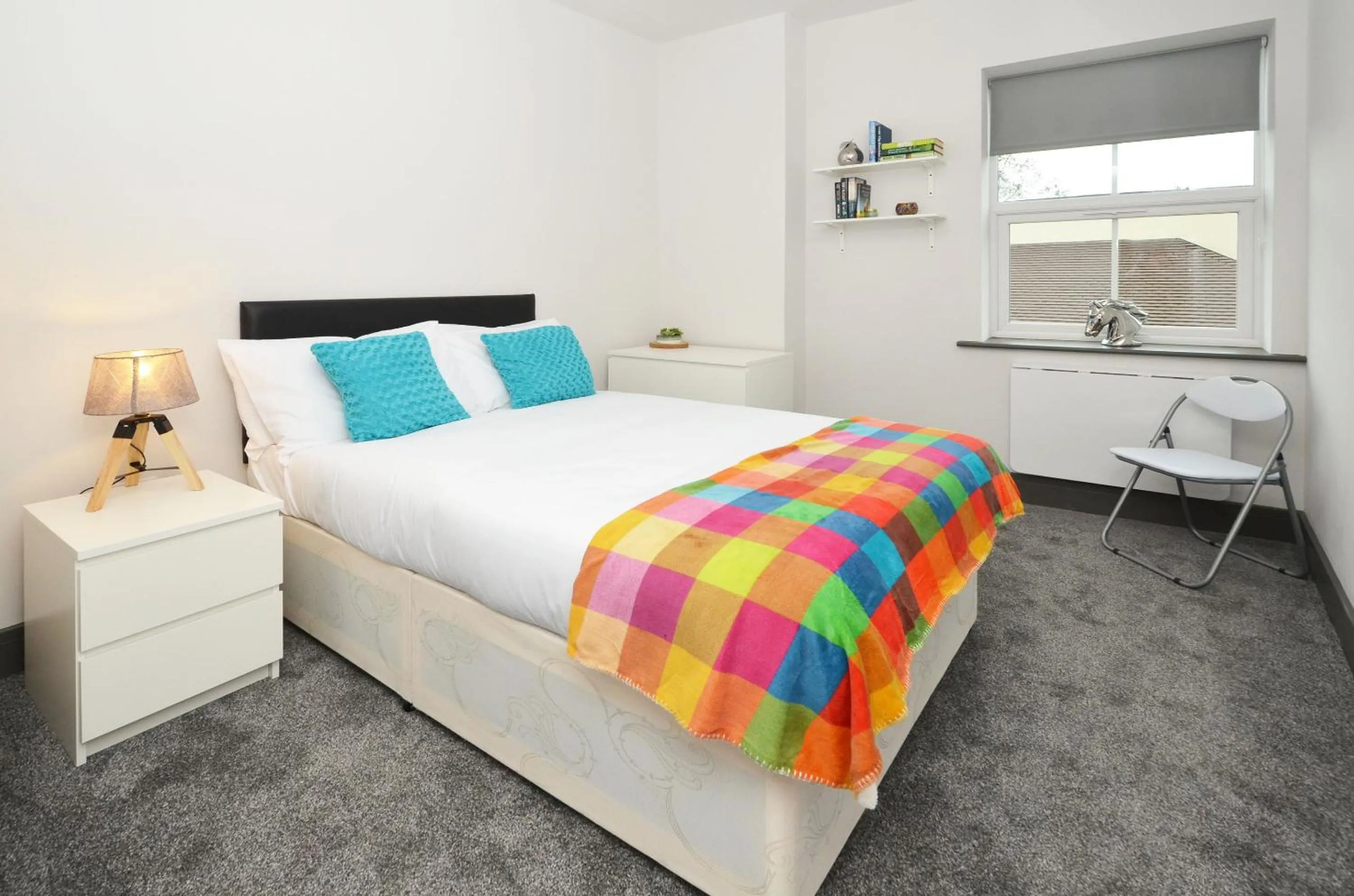 View (from property/room), Bed in Townhouse PLUS @ London Road Stoke