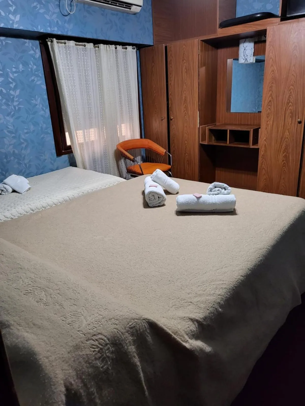 Photo of the whole room, Bed in Hotel Acuarius